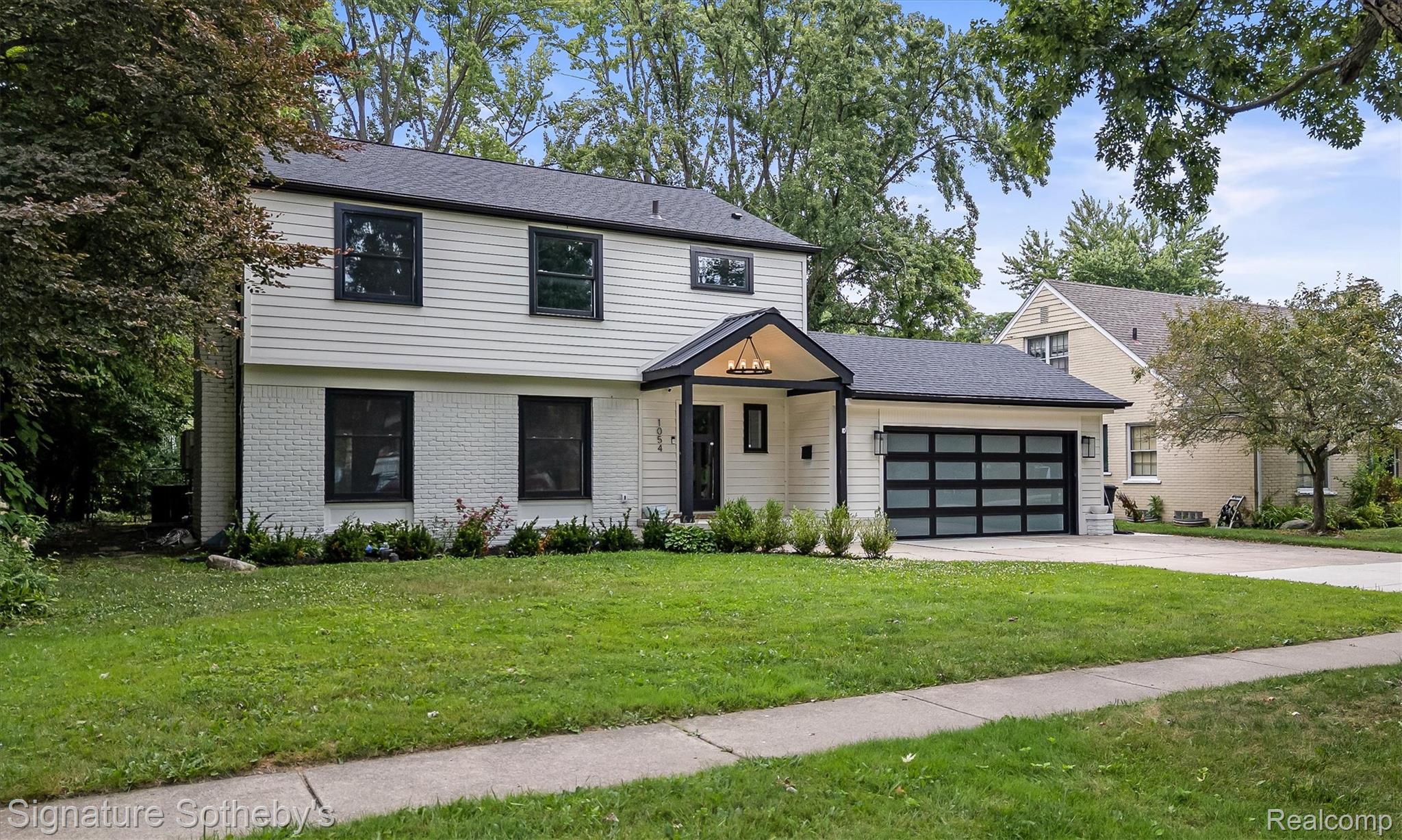 1054 Saxon Drive