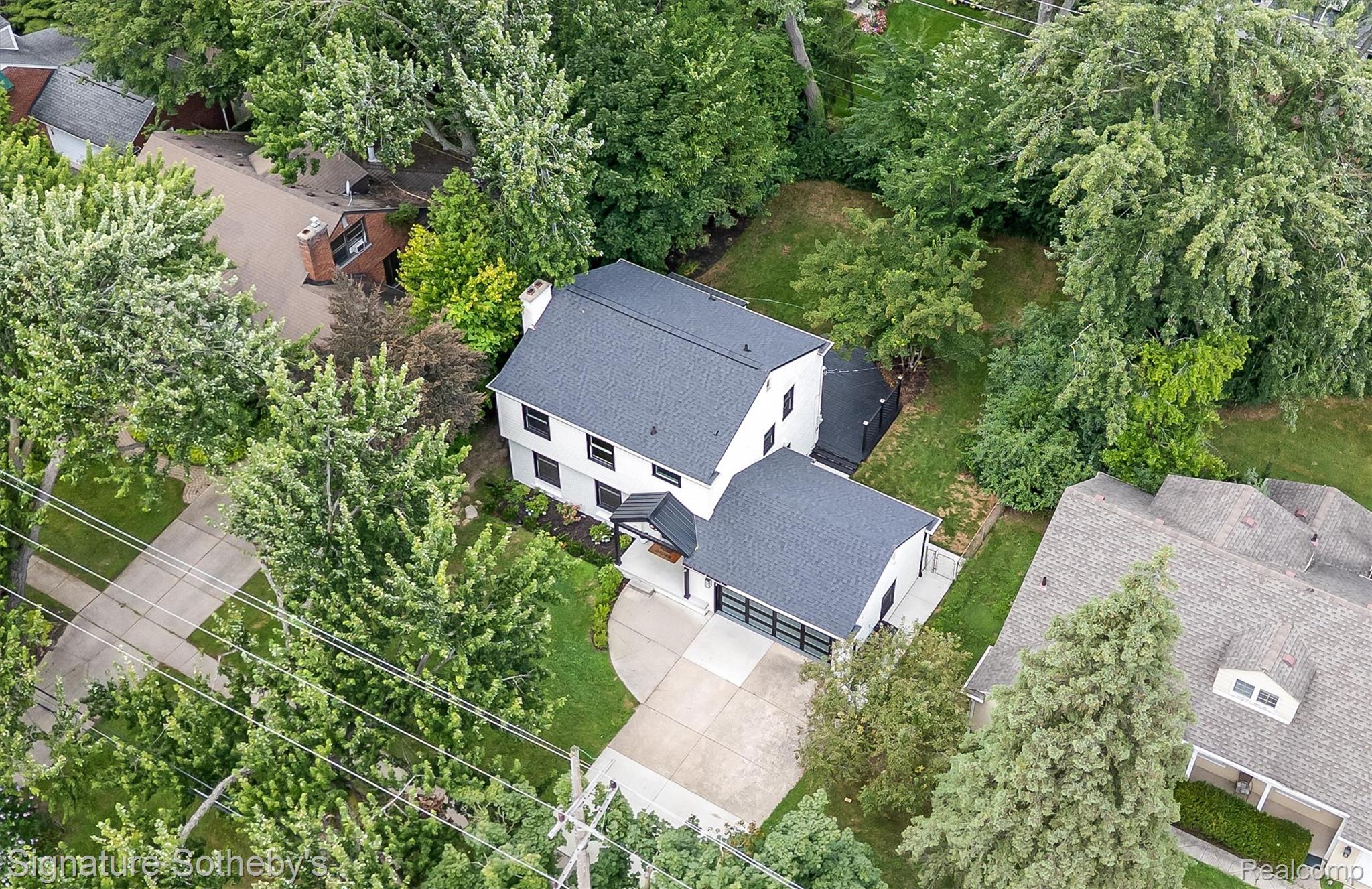 1054 Saxon Drive