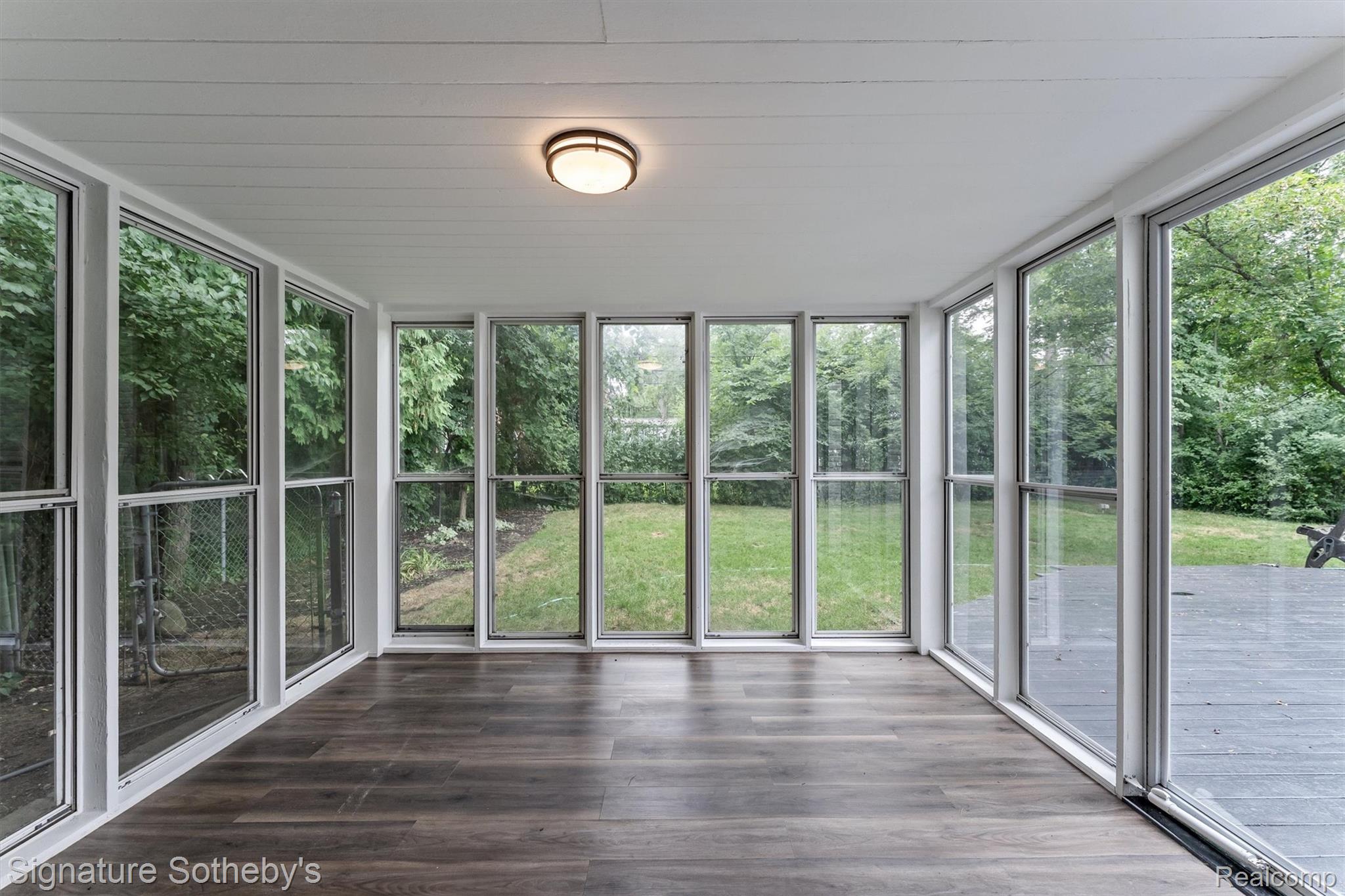 1054 Saxon Drive