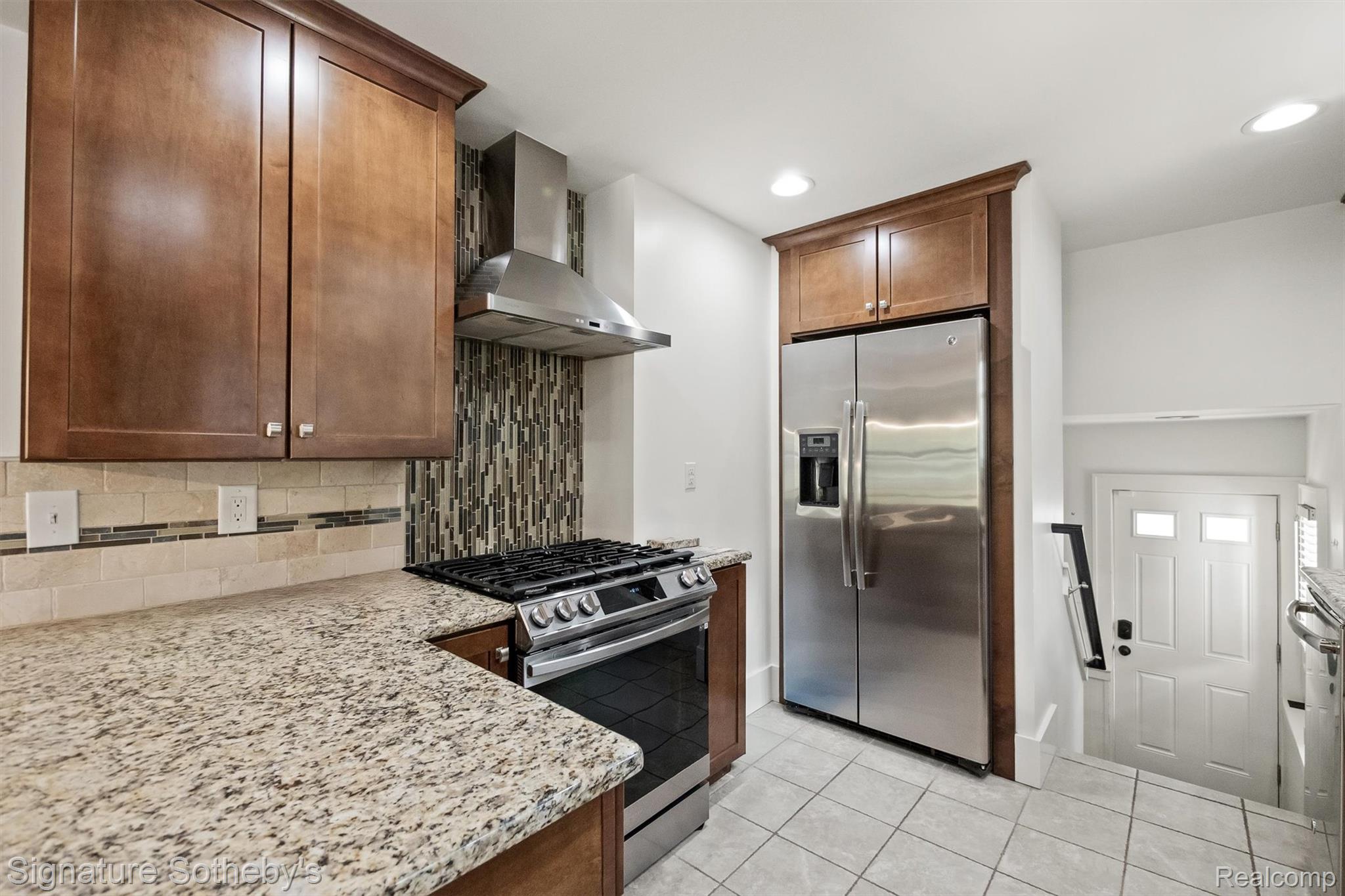 28 Maywood Avenue