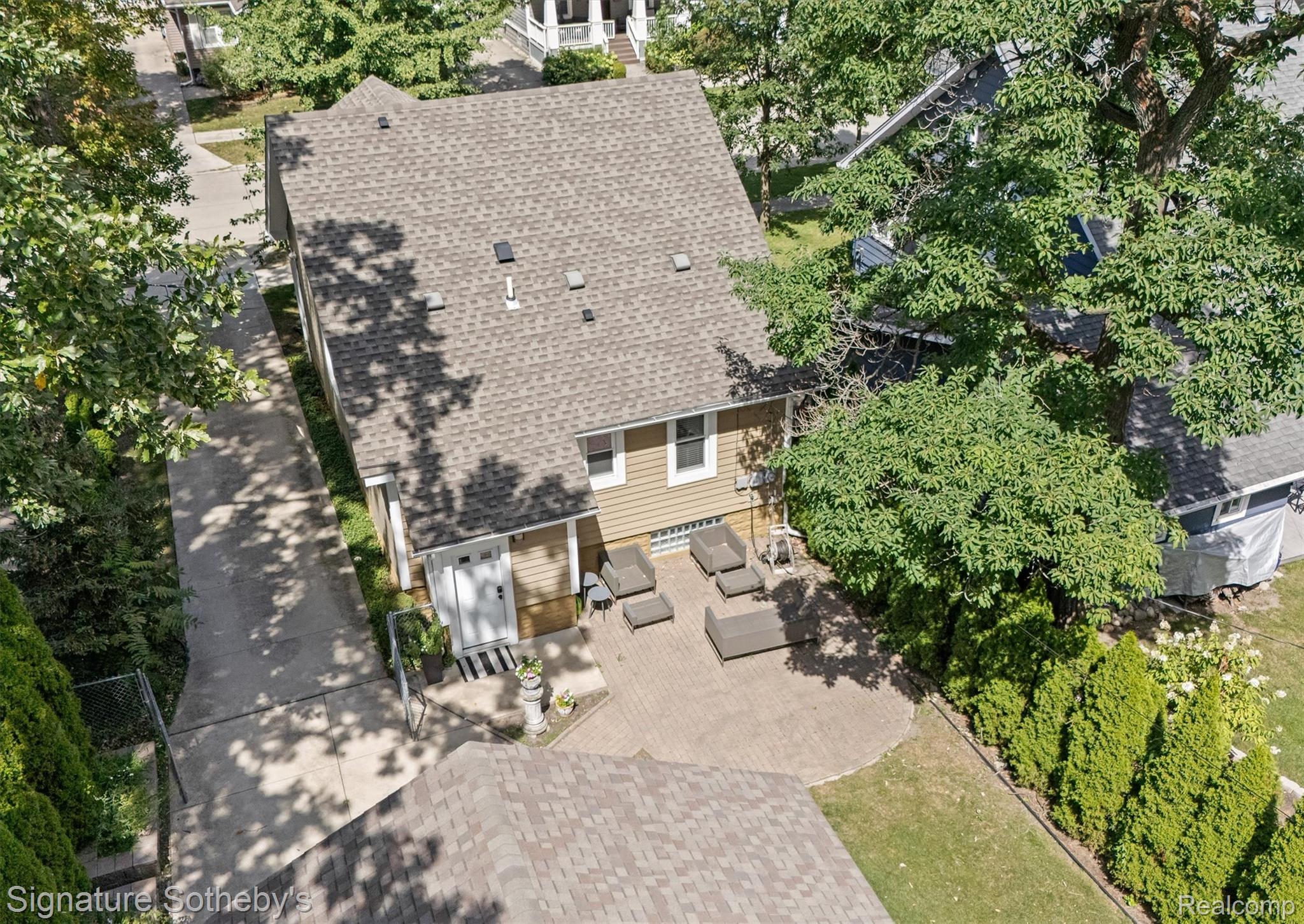 28 Maywood Avenue