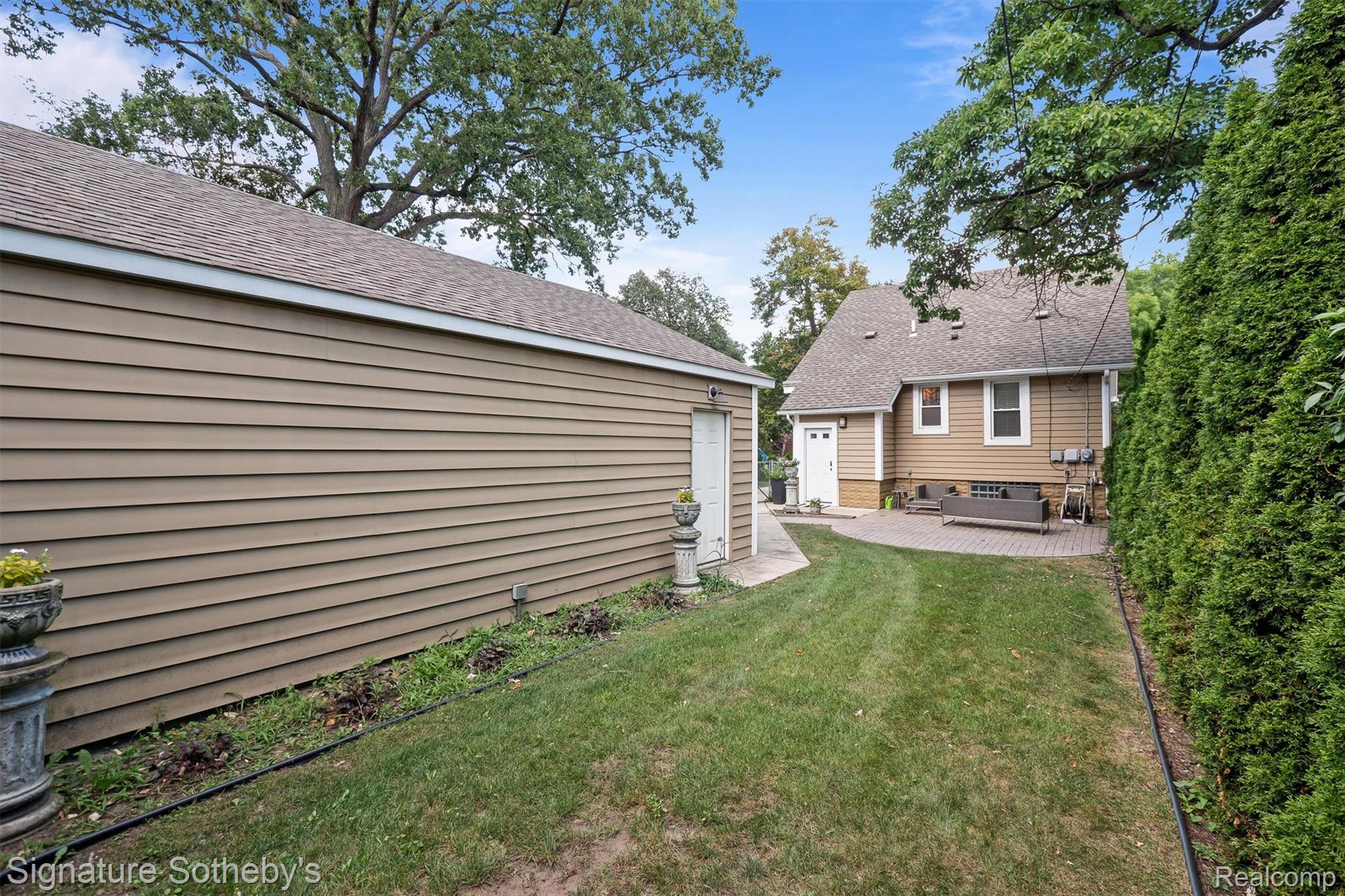 28 Maywood Avenue