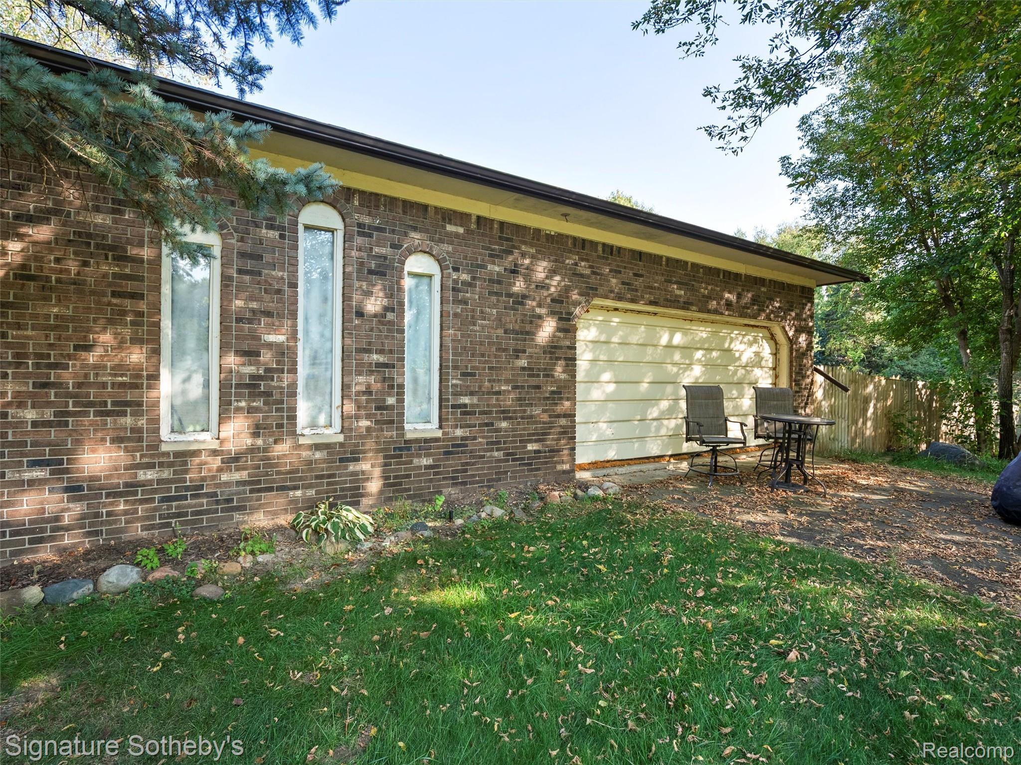 59415 Grand River Avenue