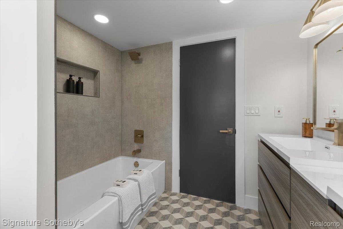 6895 Dublin Fair Road