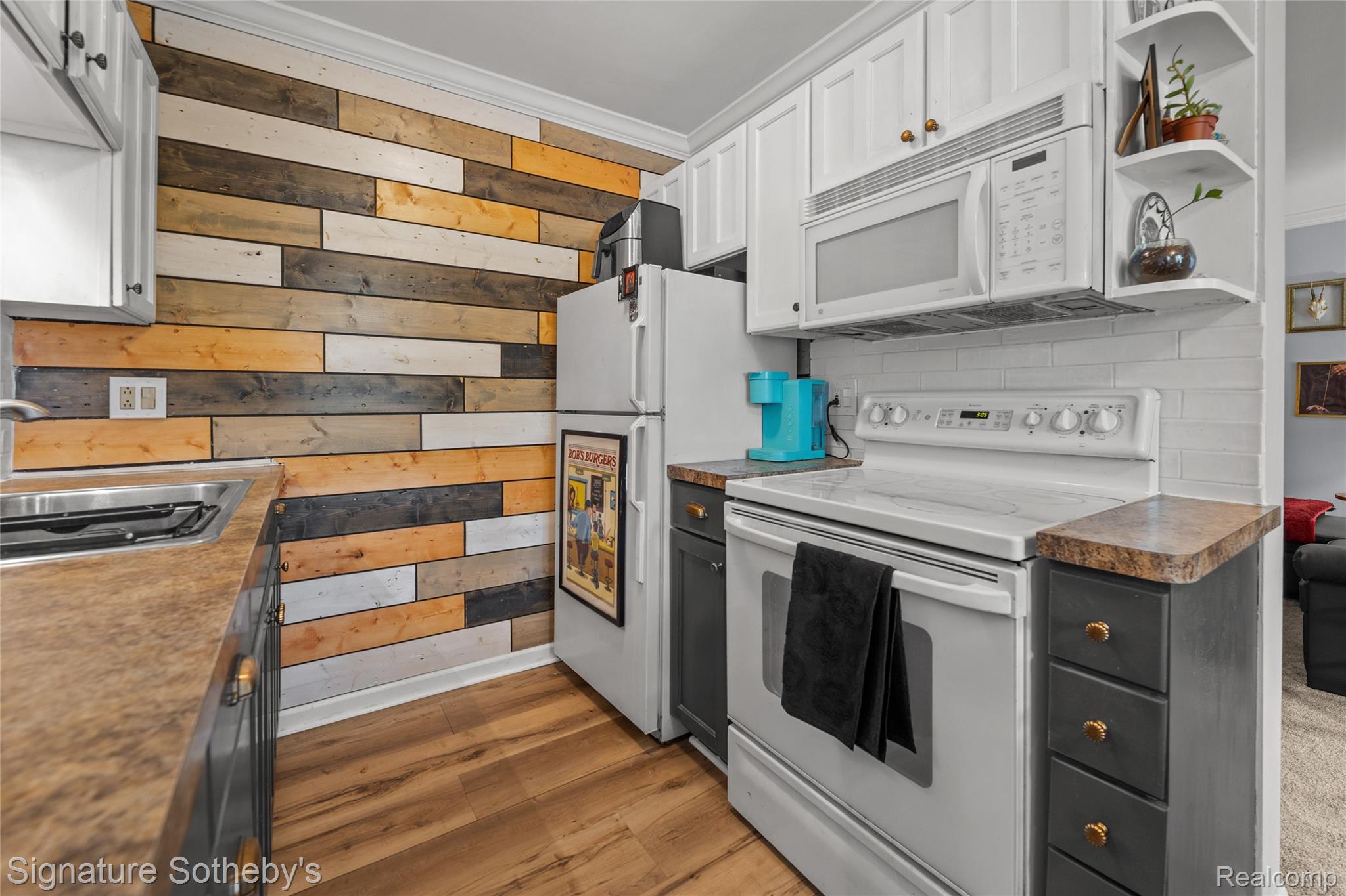 2820 WOODSLEE Drive Unit: 205