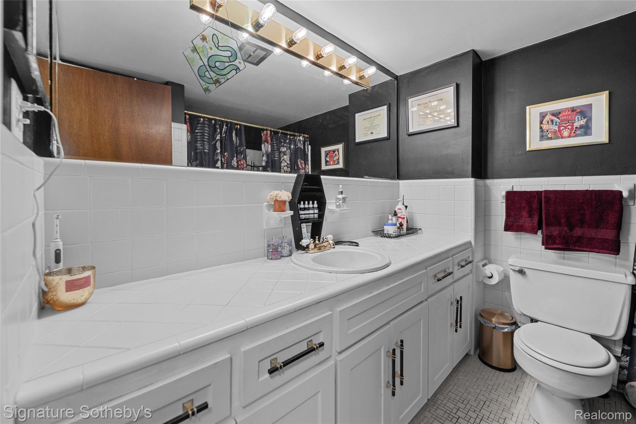 2820 WOODSLEE Drive Unit: 205