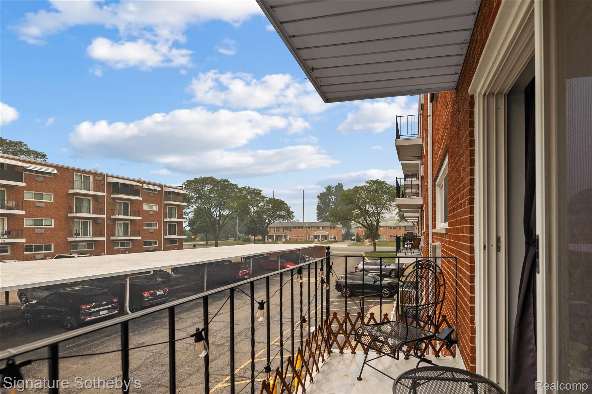 2820 WOODSLEE Drive Unit: 205