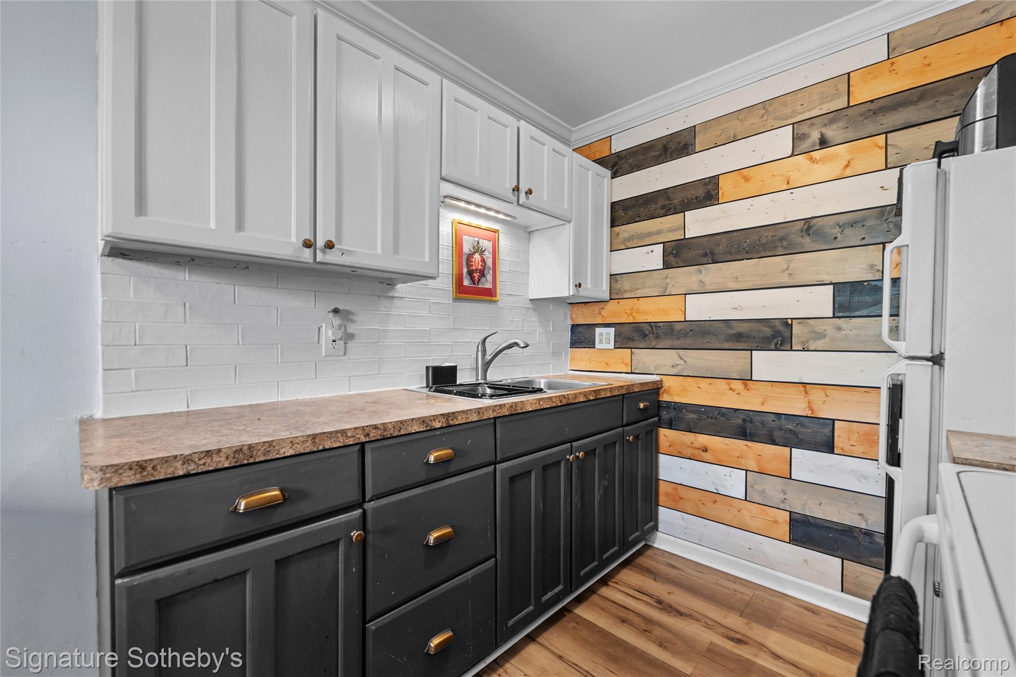 2820 WOODSLEE Drive Unit: 205