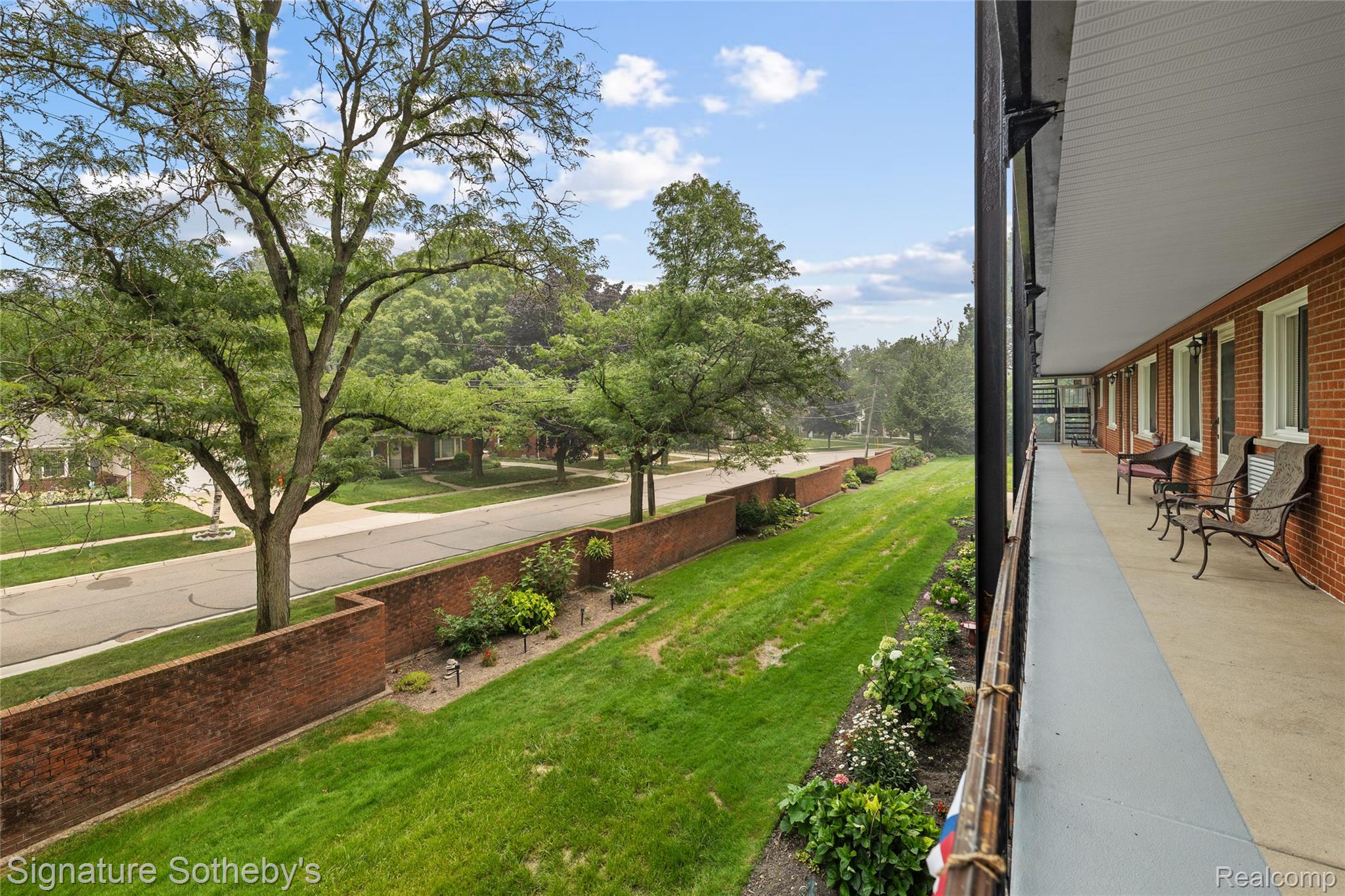 2820 WOODSLEE Drive Unit: 205