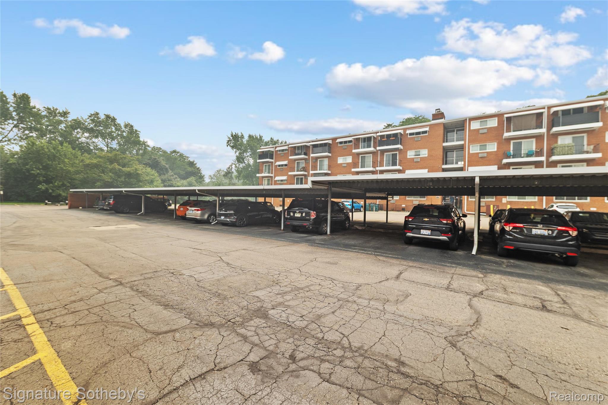 2820 WOODSLEE Drive Unit: 205