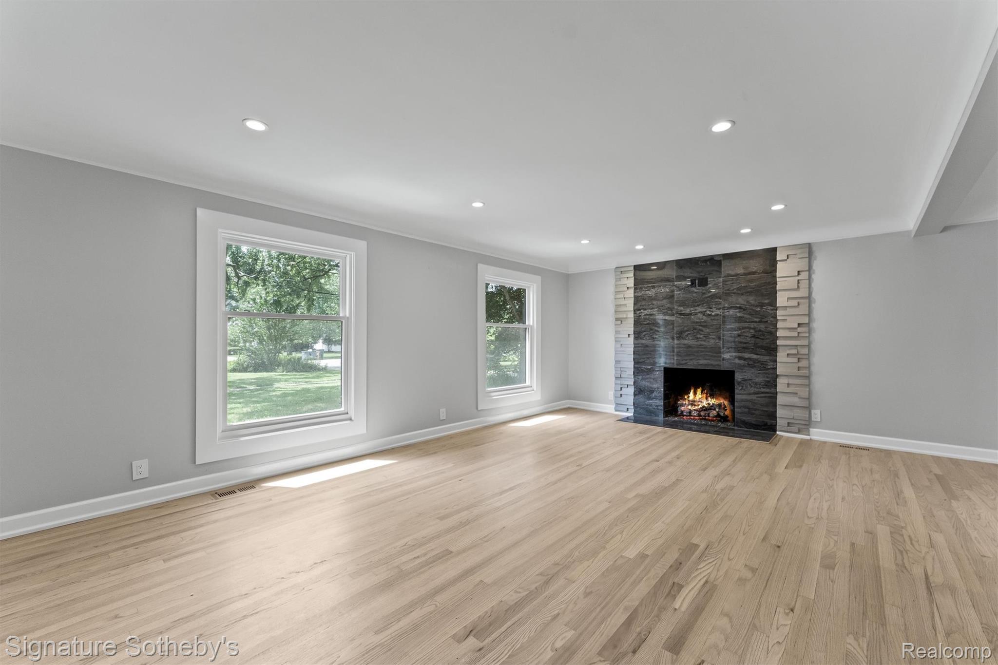 1054 Saxon Drive