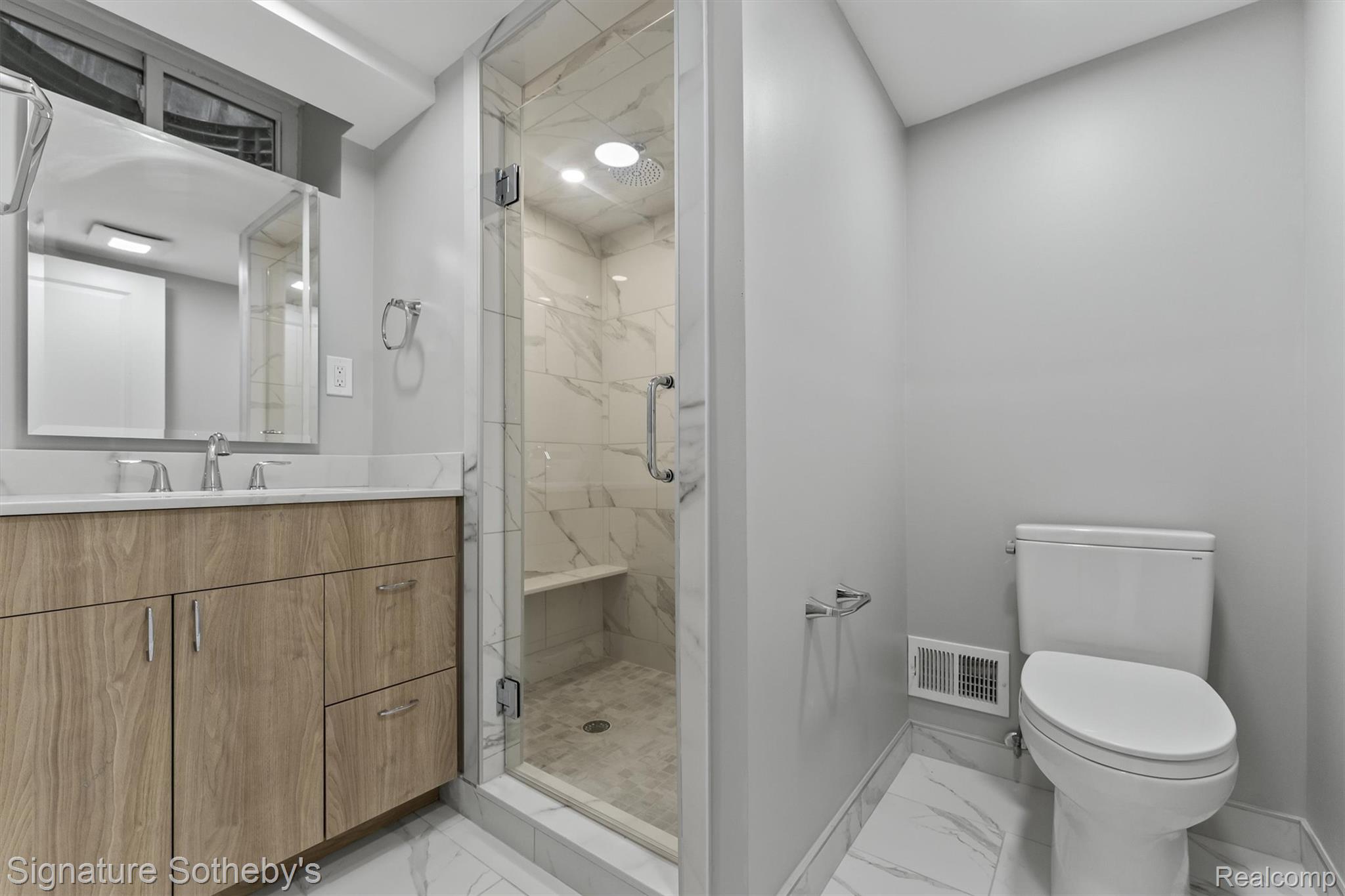 1054 Saxon Drive