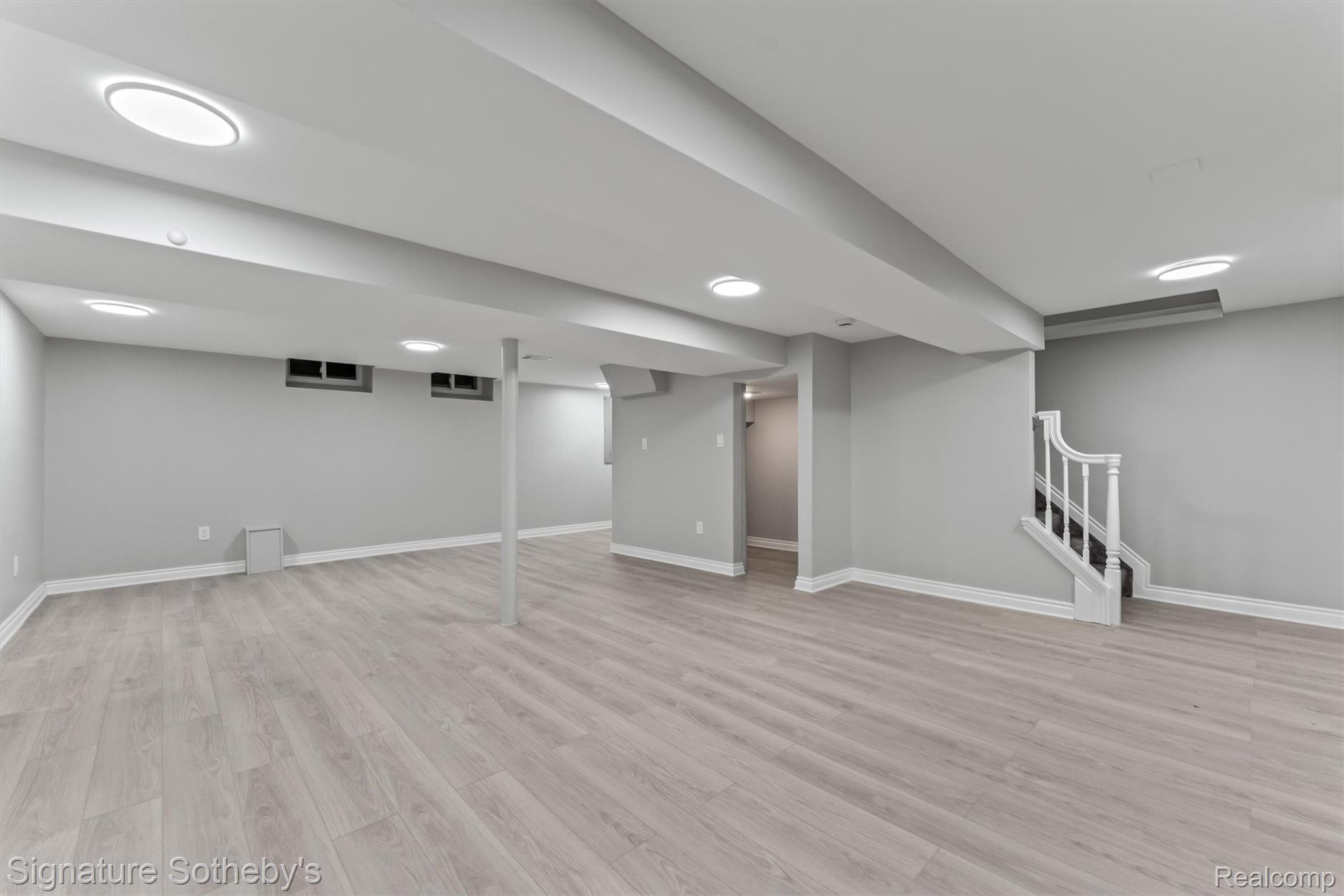 1054 Saxon Drive