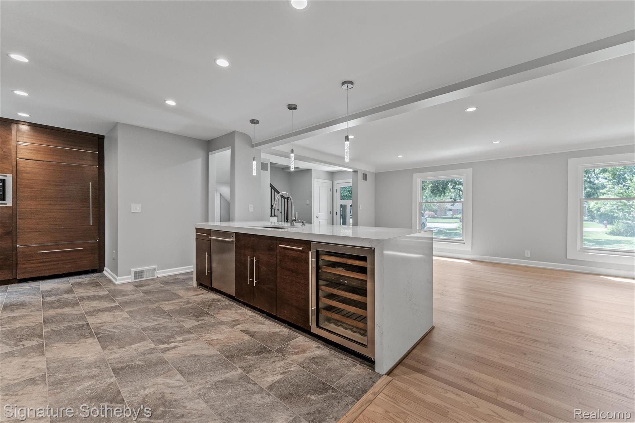 1054 Saxon Drive