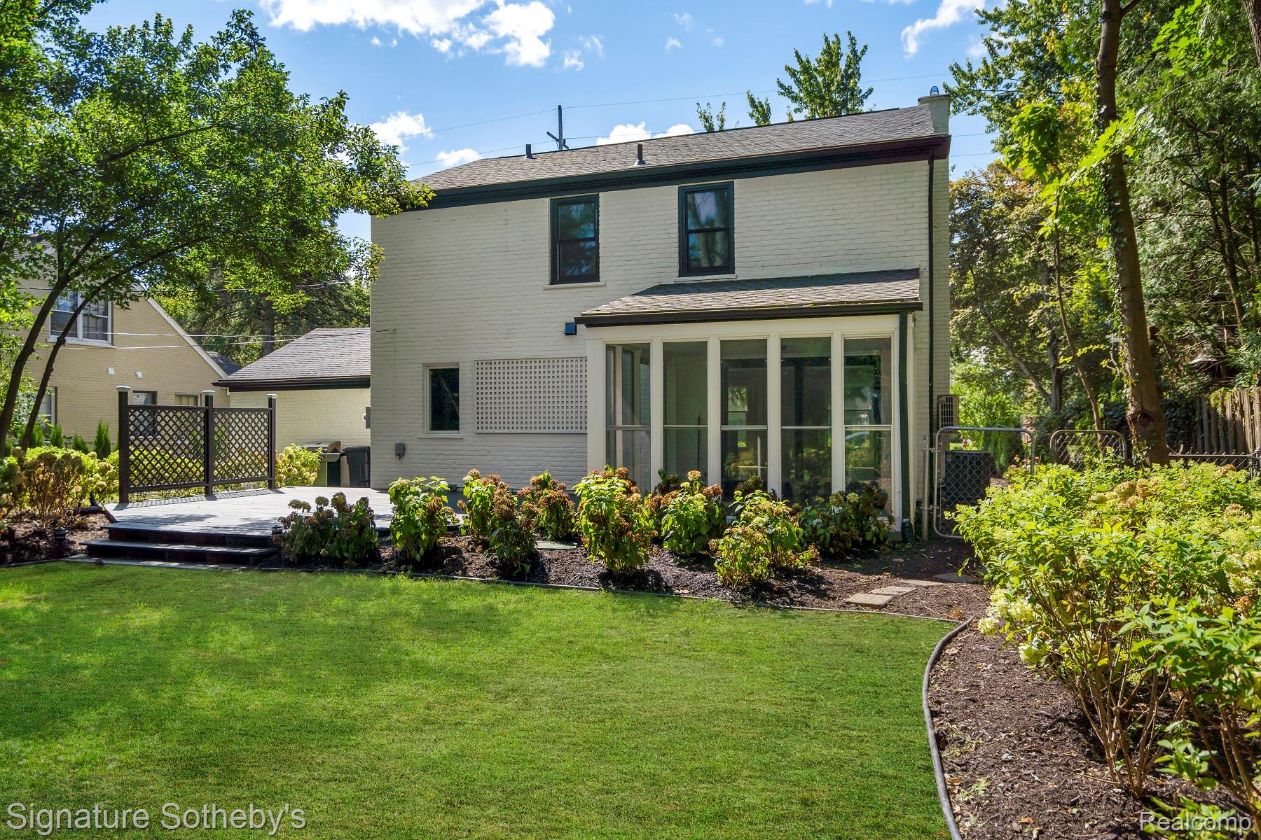1054 Saxon Drive