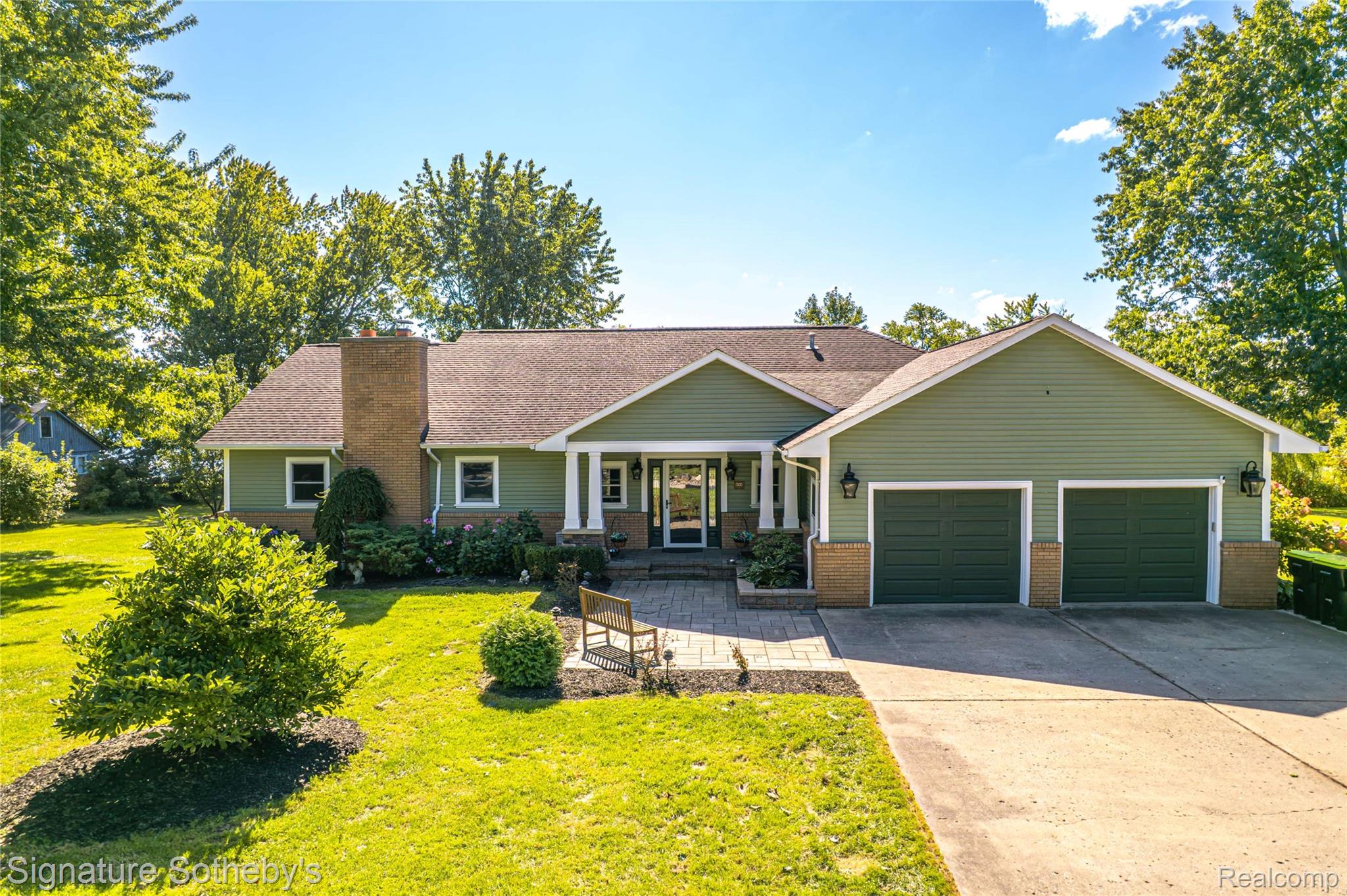500 Lakeside DR