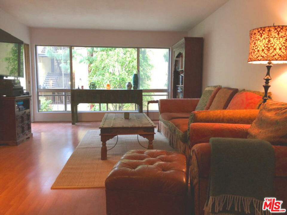 6250 BUCKINGHAM PKWY Unit: 103