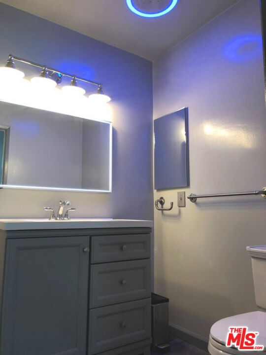 6250 BUCKINGHAM PKWY Unit: 103