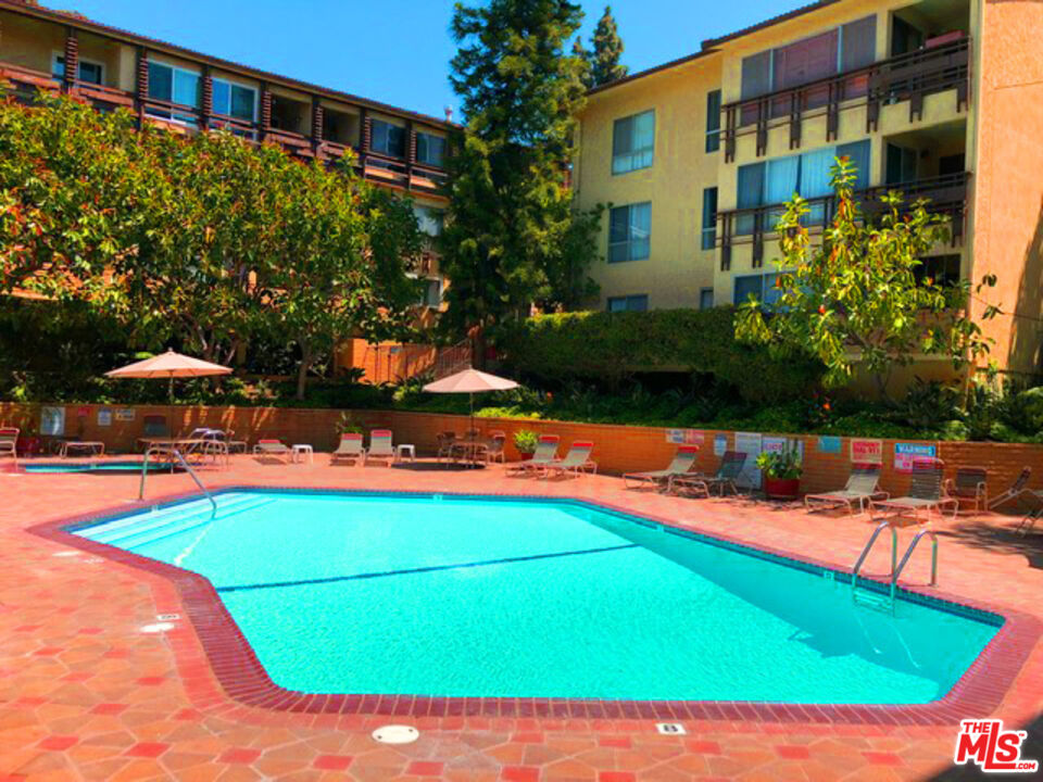 6250 BUCKINGHAM PKWY Unit: 103