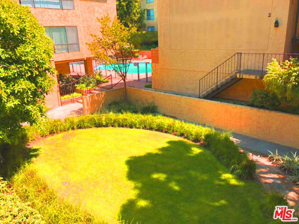 6250 BUCKINGHAM PKWY Unit: 103