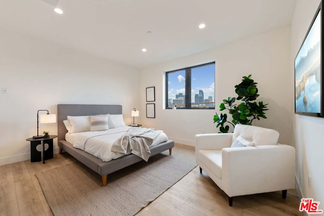 340 N Patton St Unit: 501