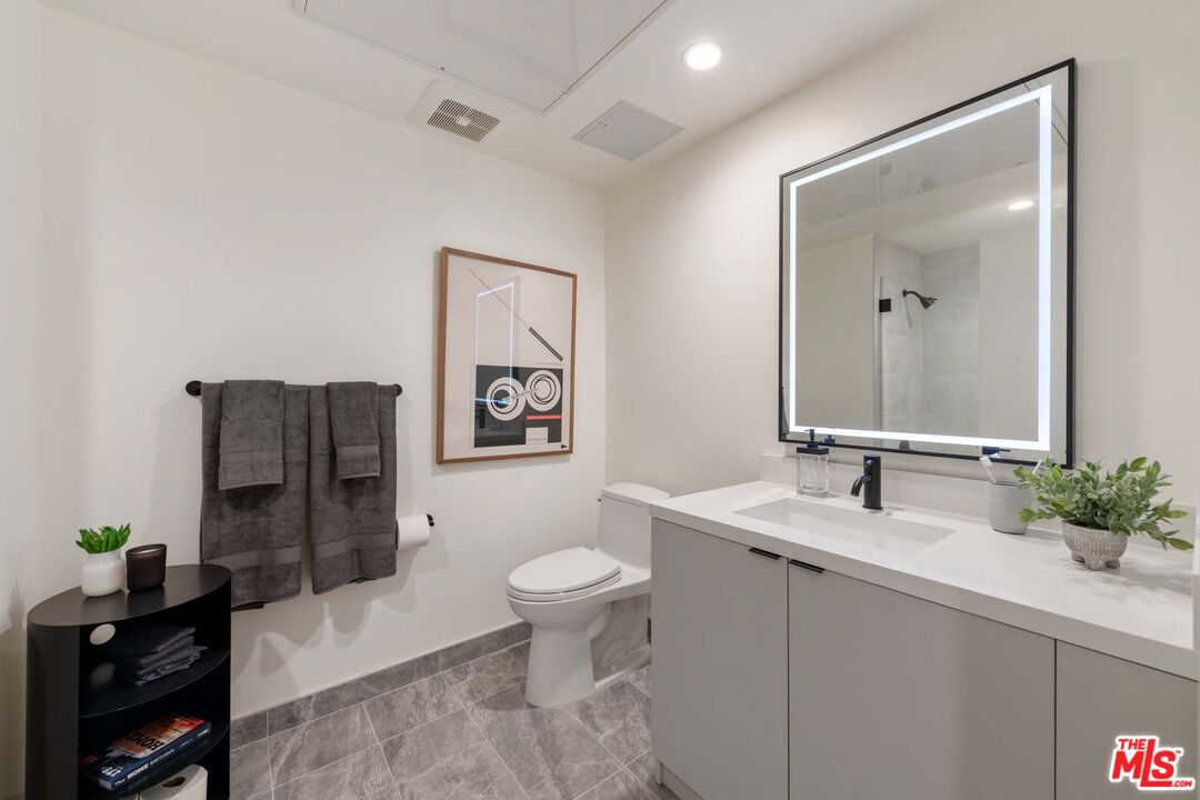 340 N Patton St Unit: 501