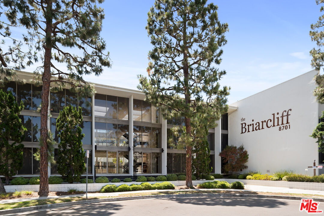 8701 Delgany Ave Unit: 208