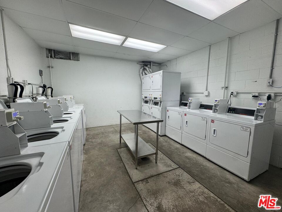 960 Larrabee St Unit: 126