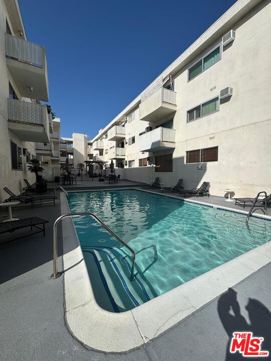 960 Larrabee St Unit: 126