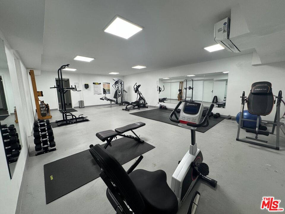 960 Larrabee St Unit: 126