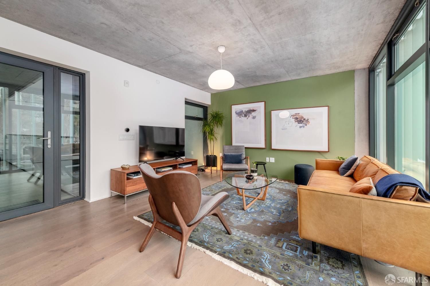 8 Octavia Street # 302