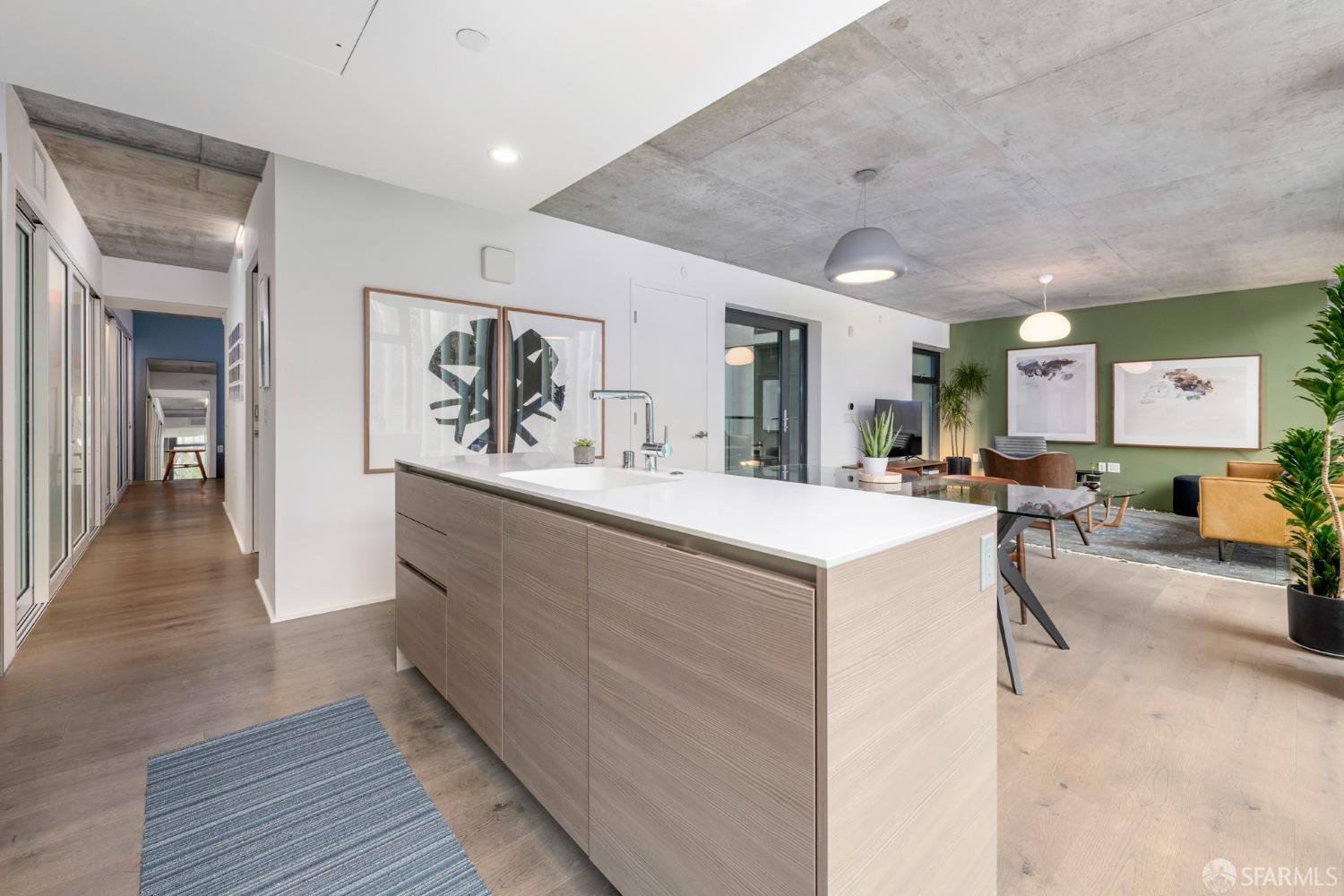 8 Octavia Street # 302