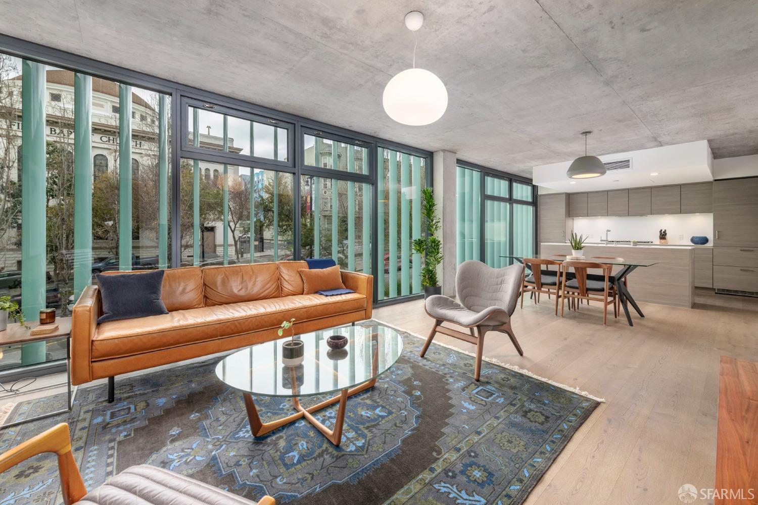 8 Octavia Street # 302