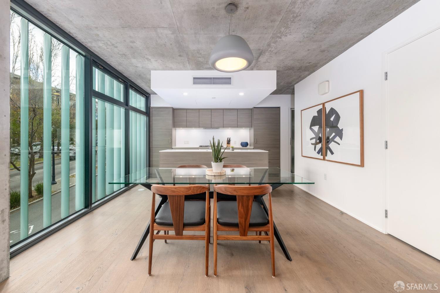 8 Octavia Street # 302