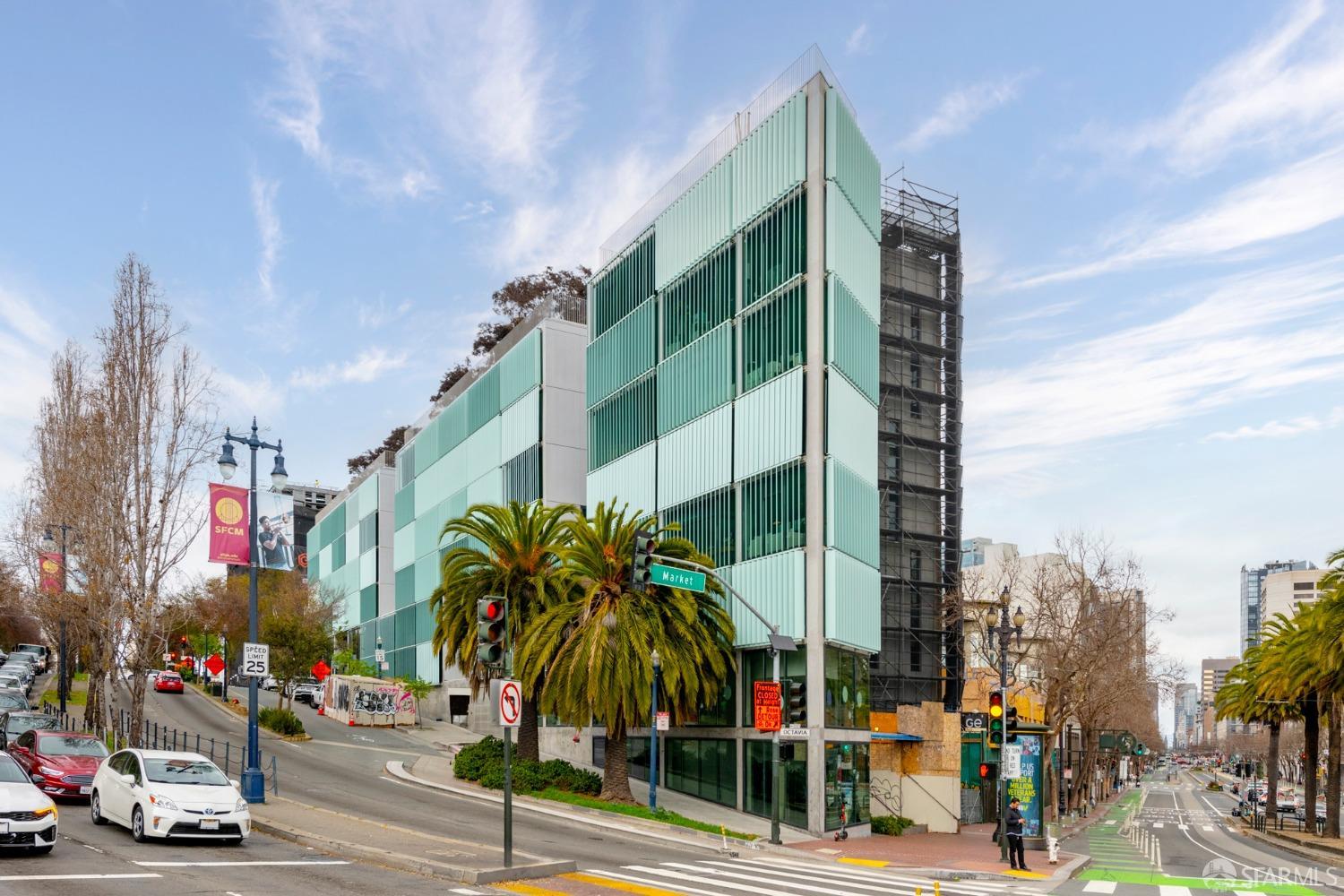 8 Octavia Street # 302