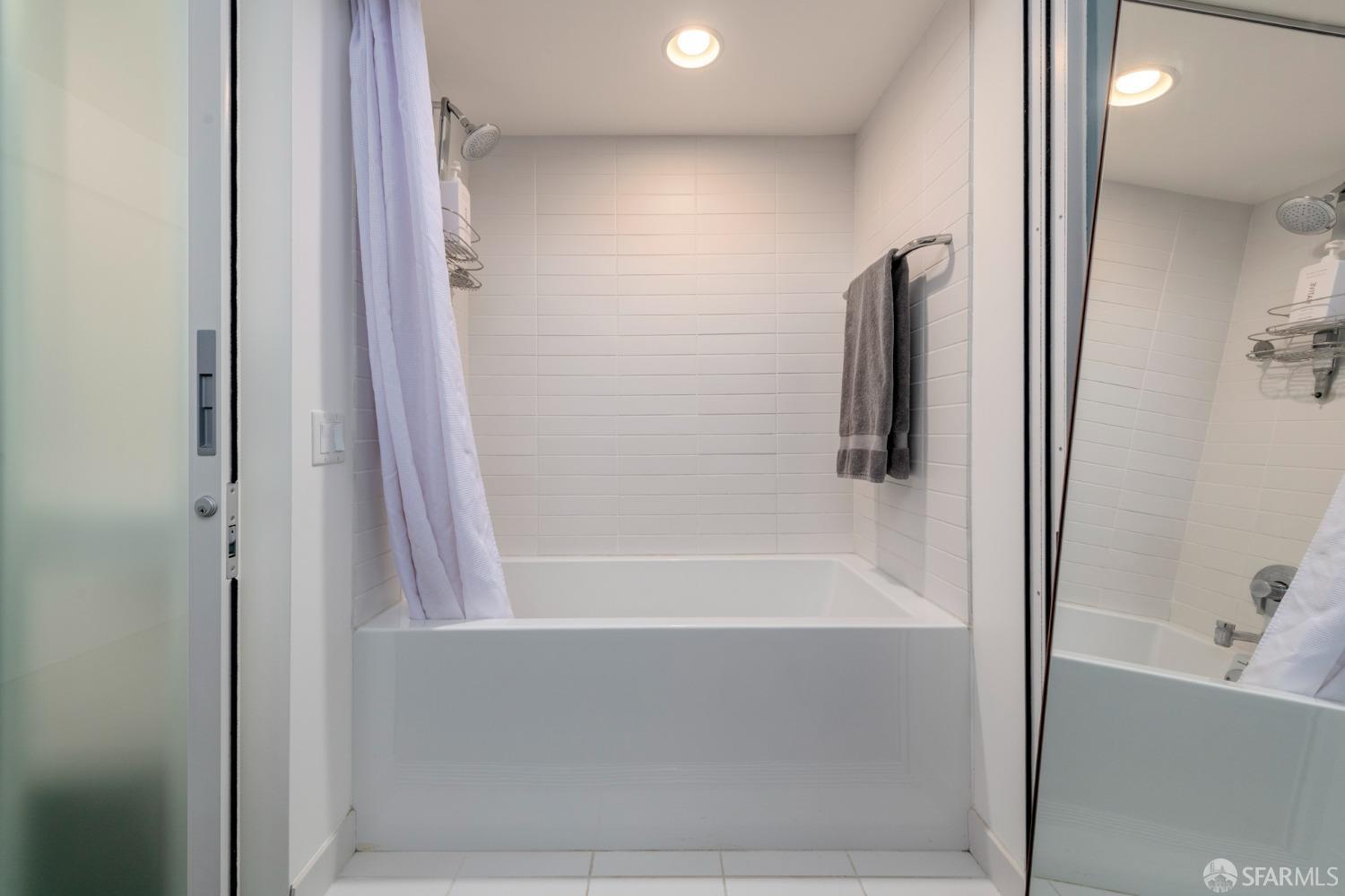 8 Octavia Street # 302