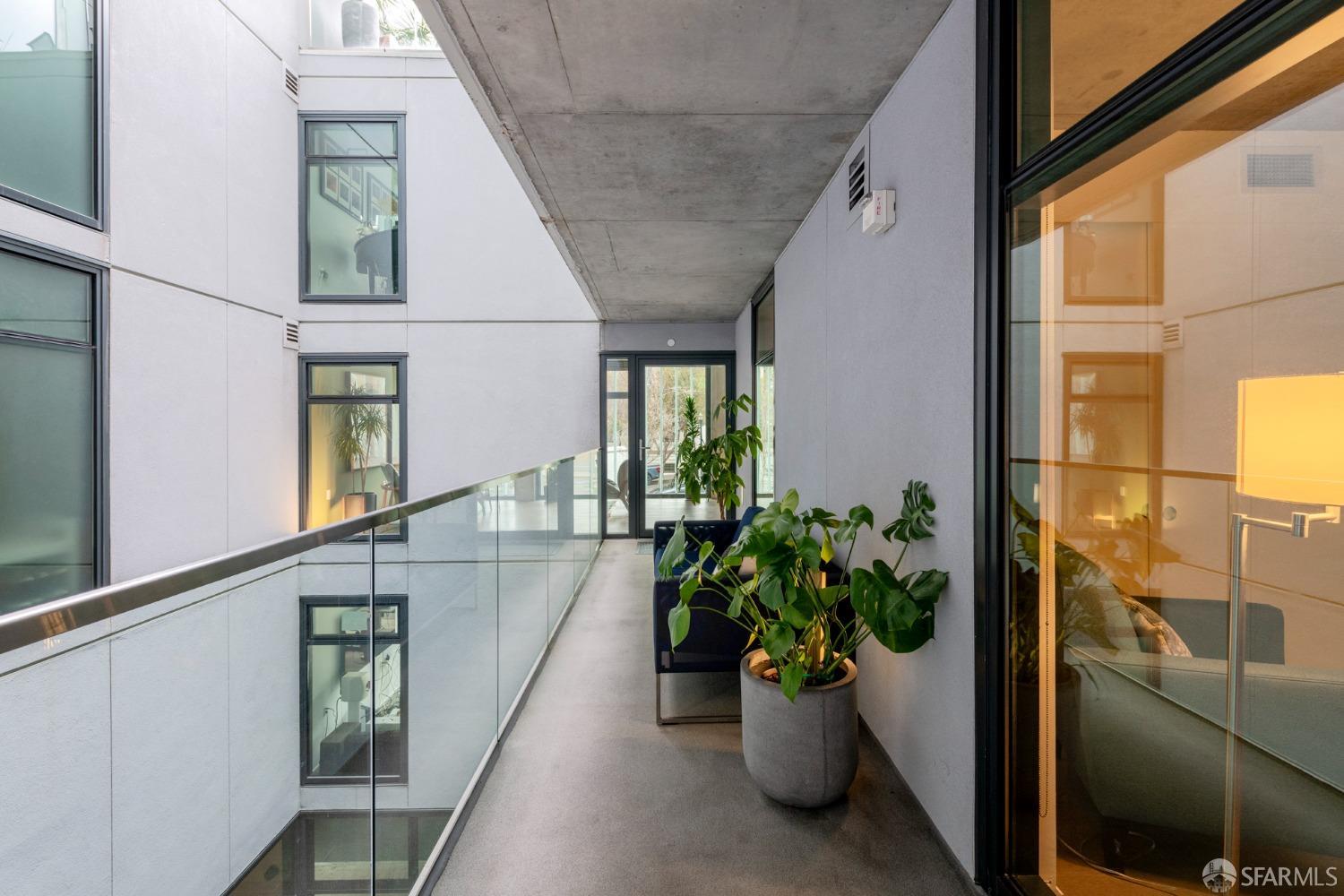 8 Octavia Street # 302