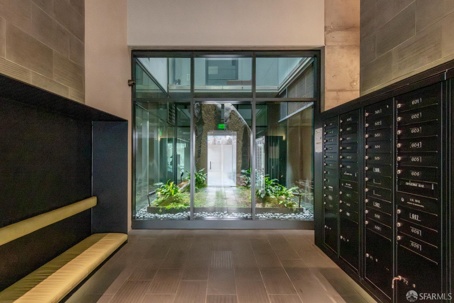 8 Octavia Street # 302