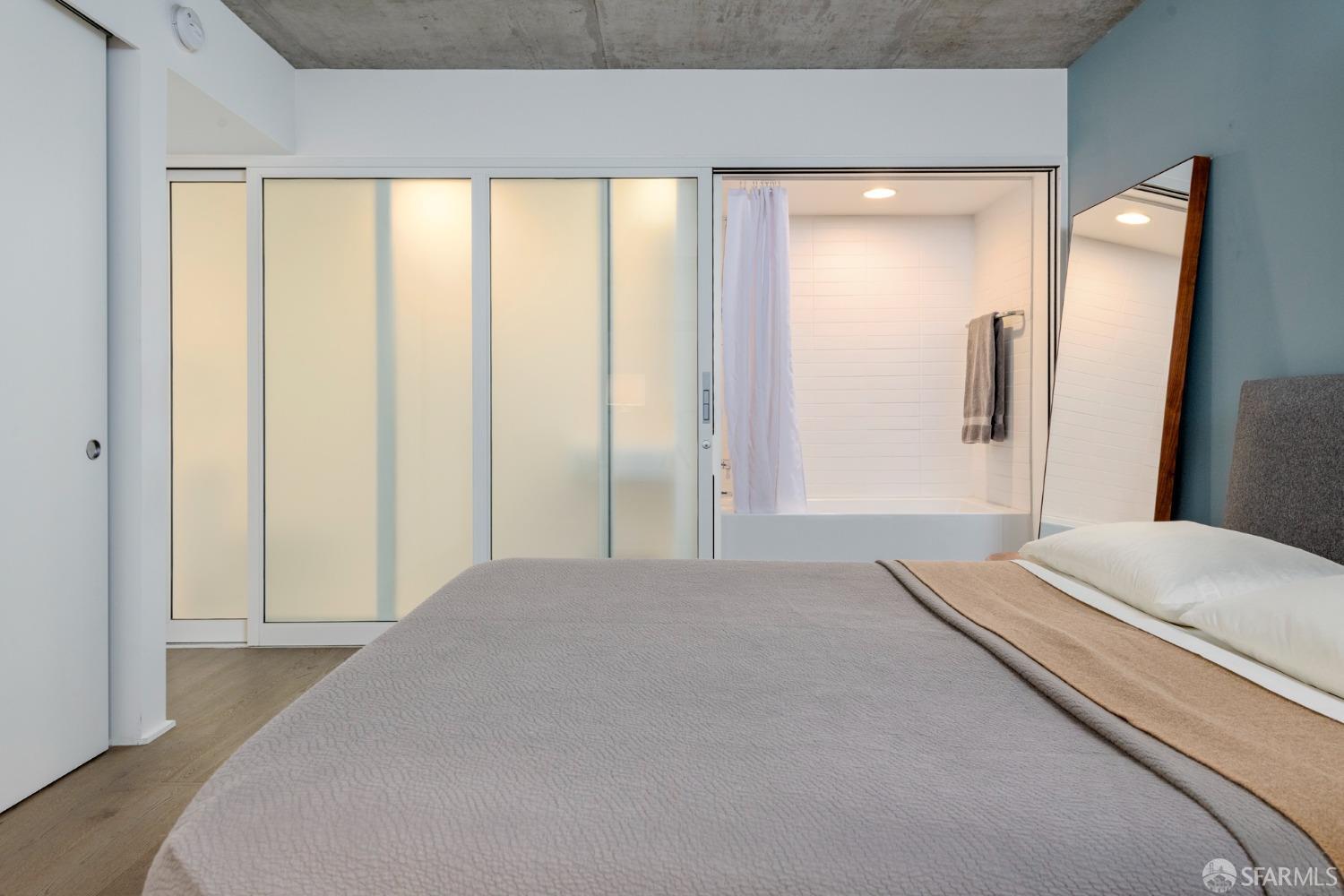 8 Octavia Street # 302