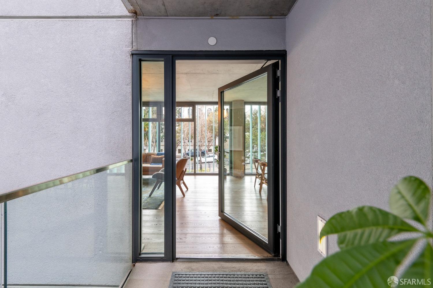 8 Octavia Street # 302