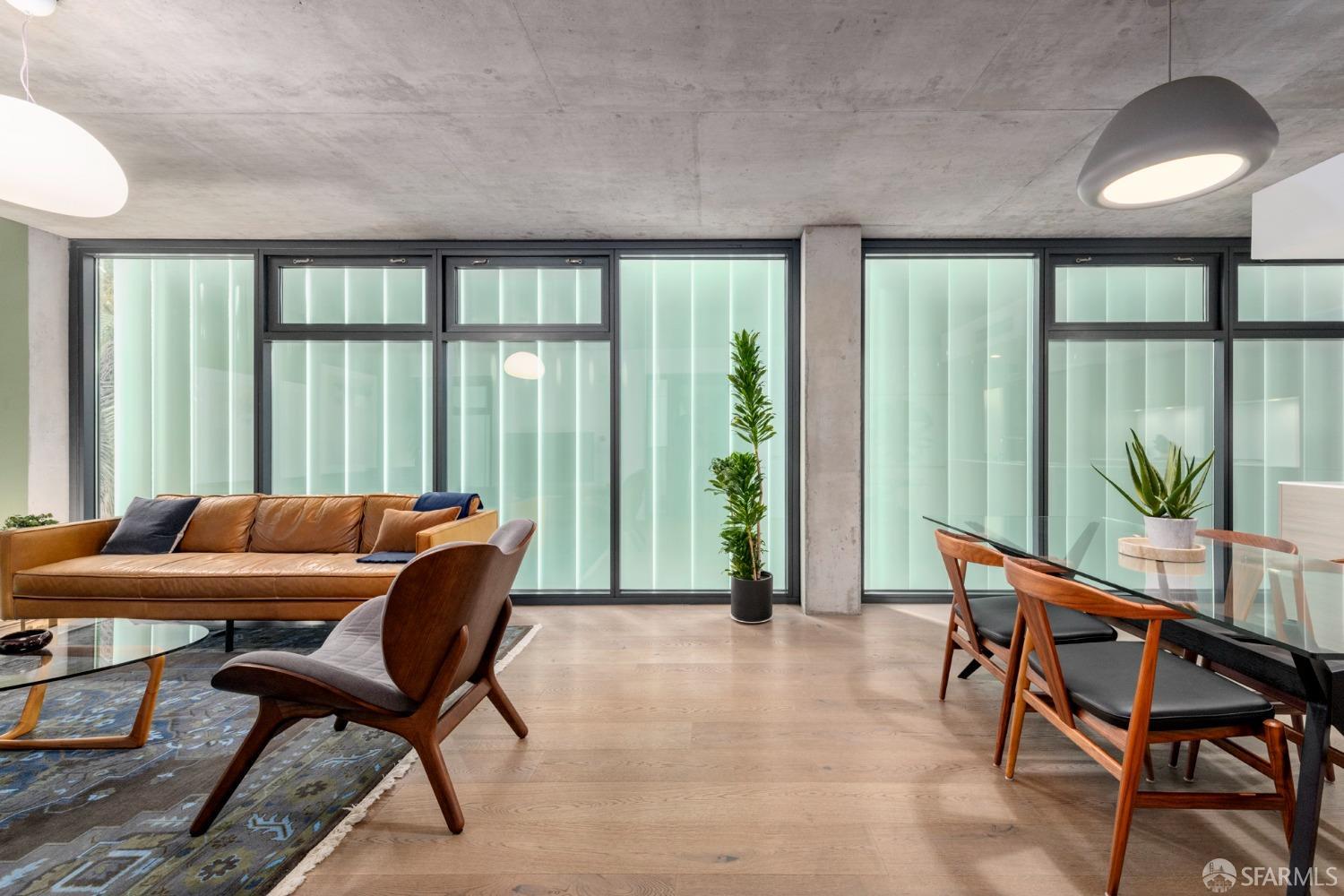 8 Octavia Street # 302