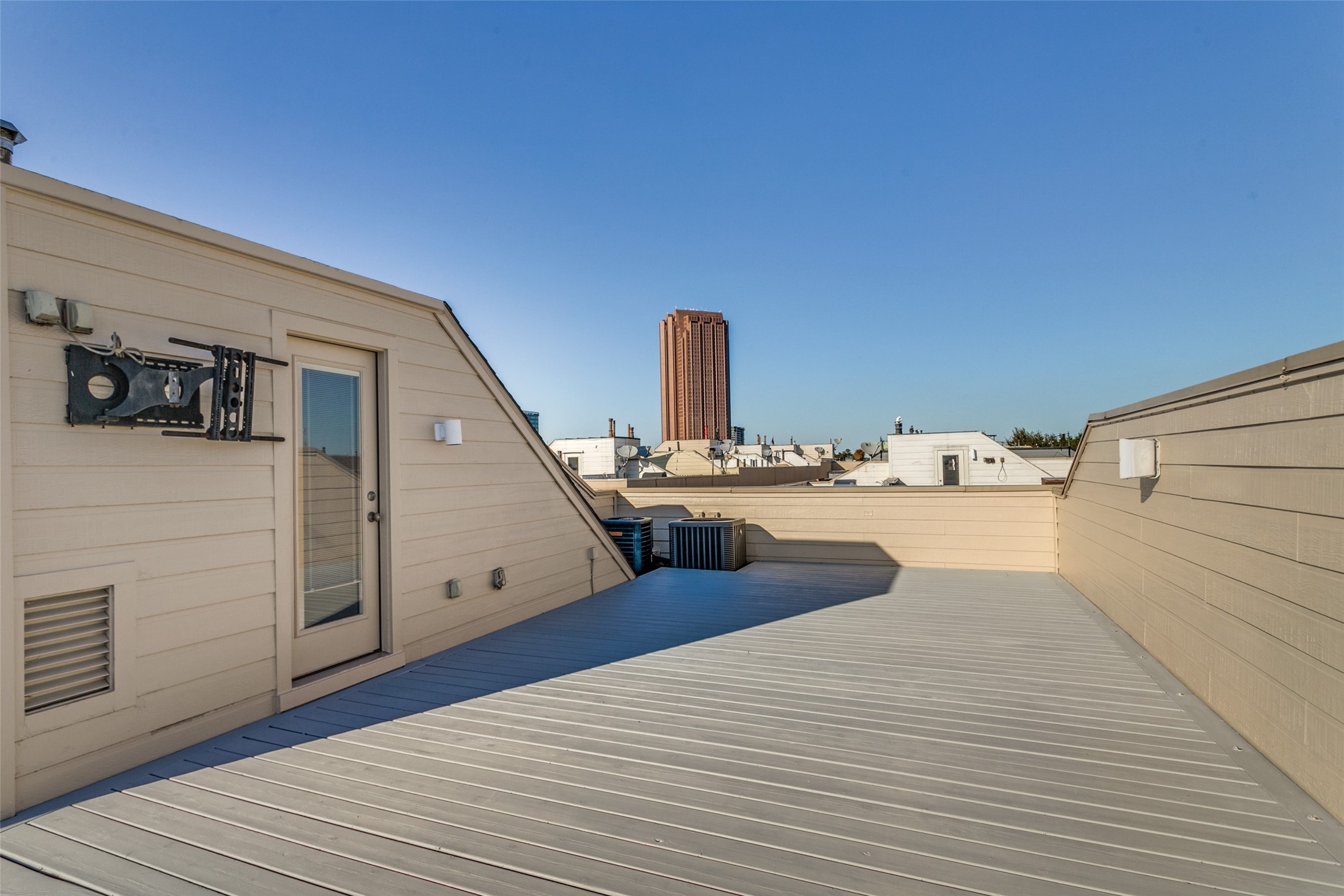 2420 Hugo Street 4