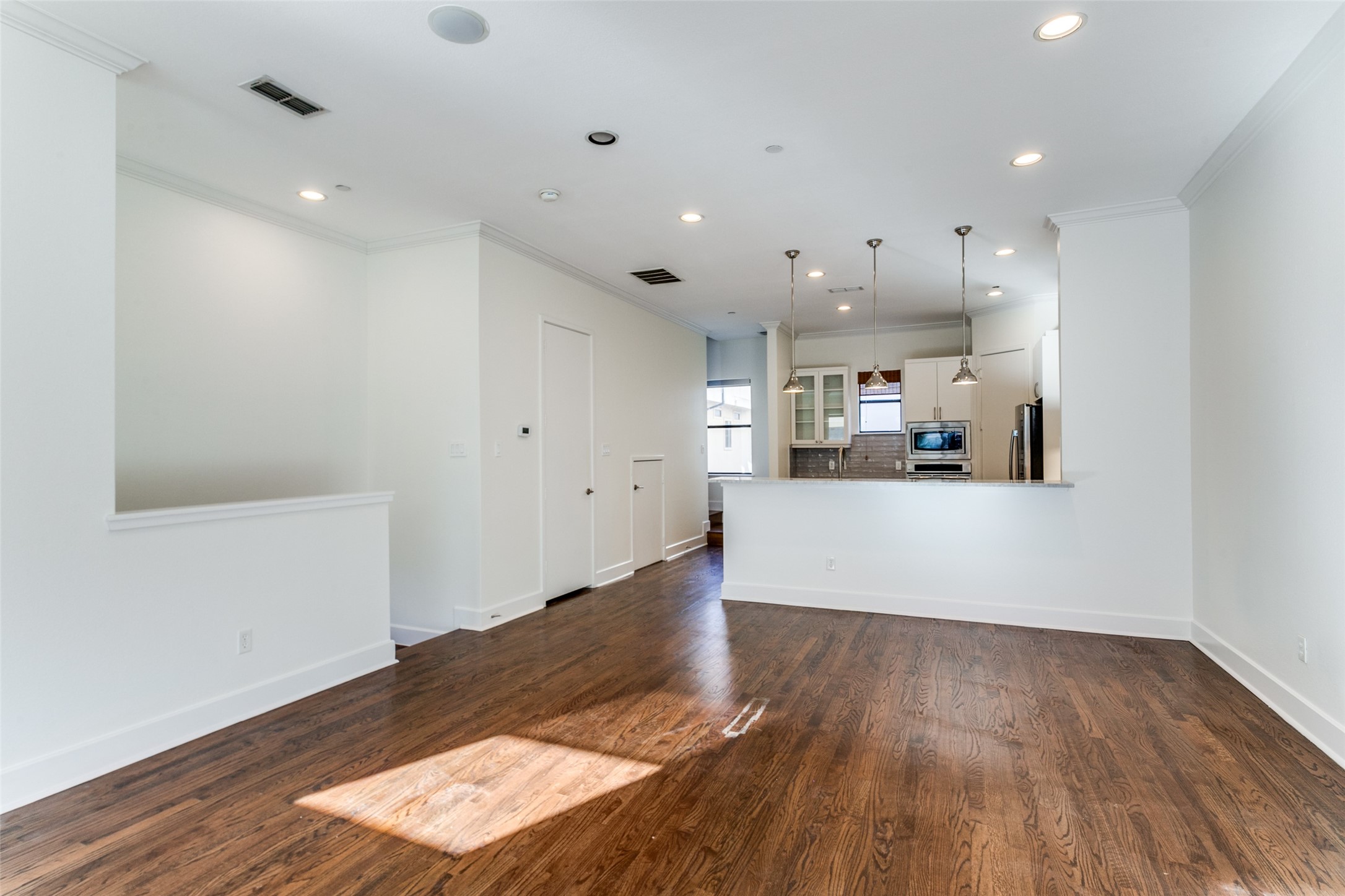 2420 Hugo Street 4