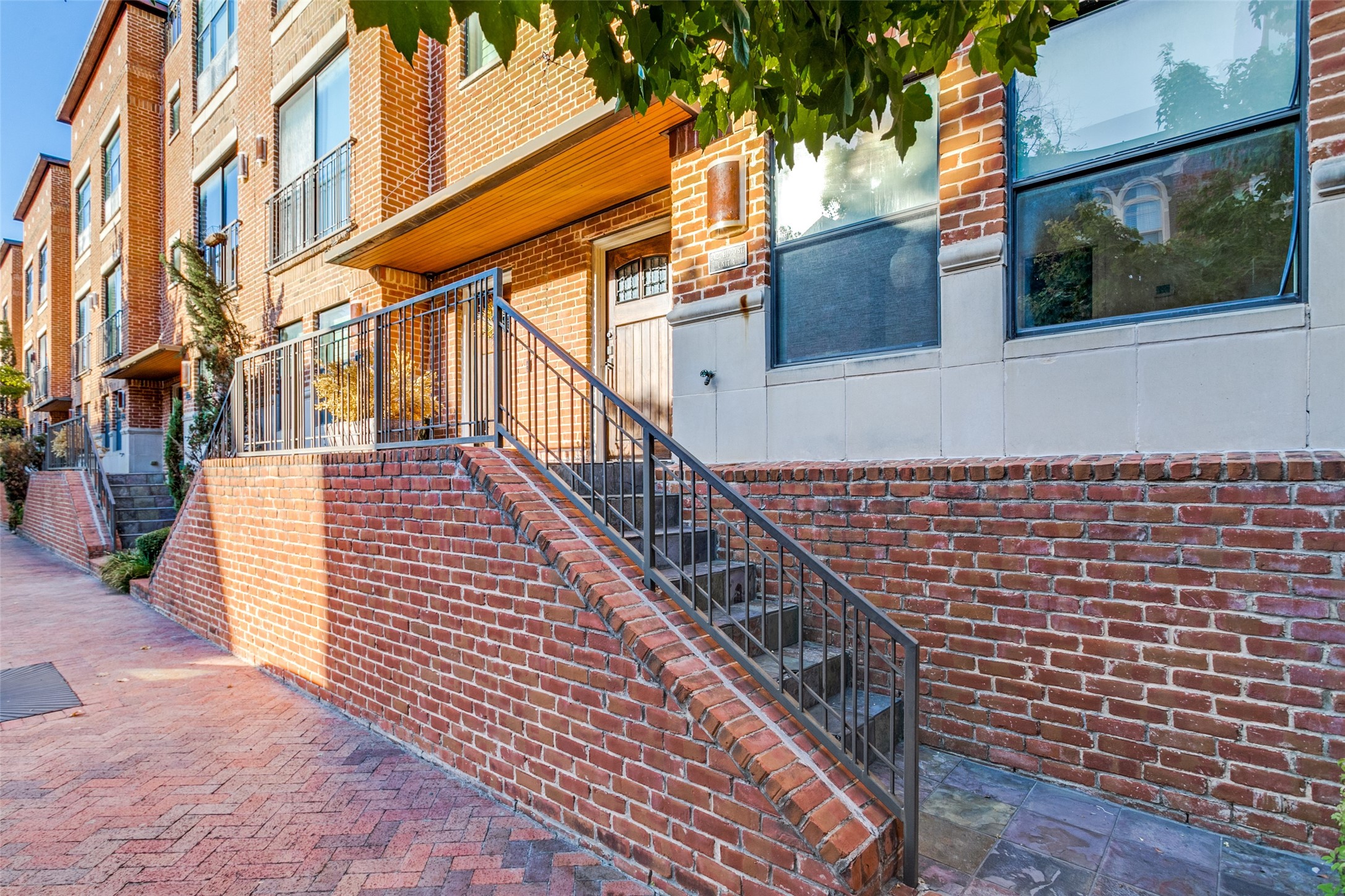 2420 Hugo Street 4