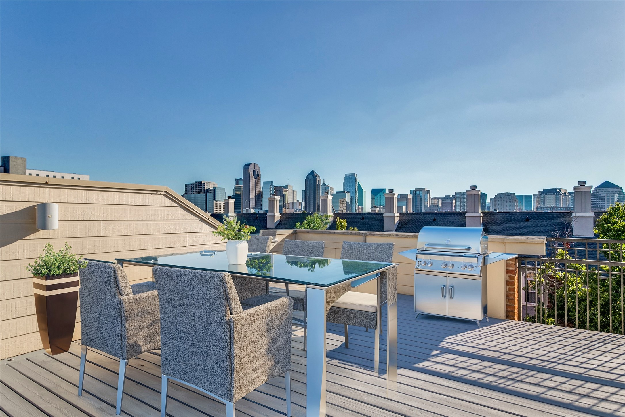2420 Hugo Street 4