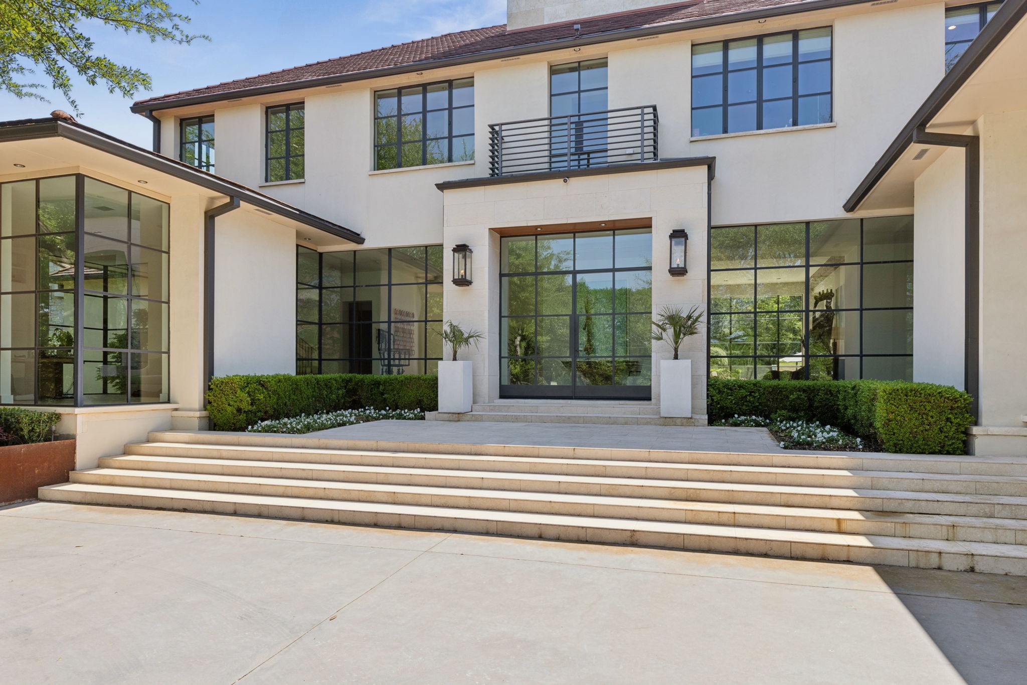 5020 Park Lane