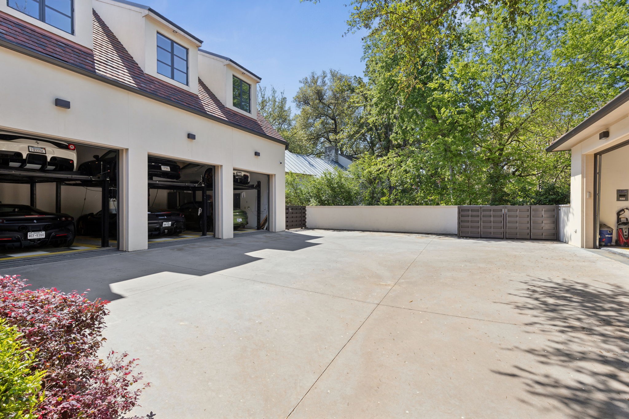 5020 Park Lane