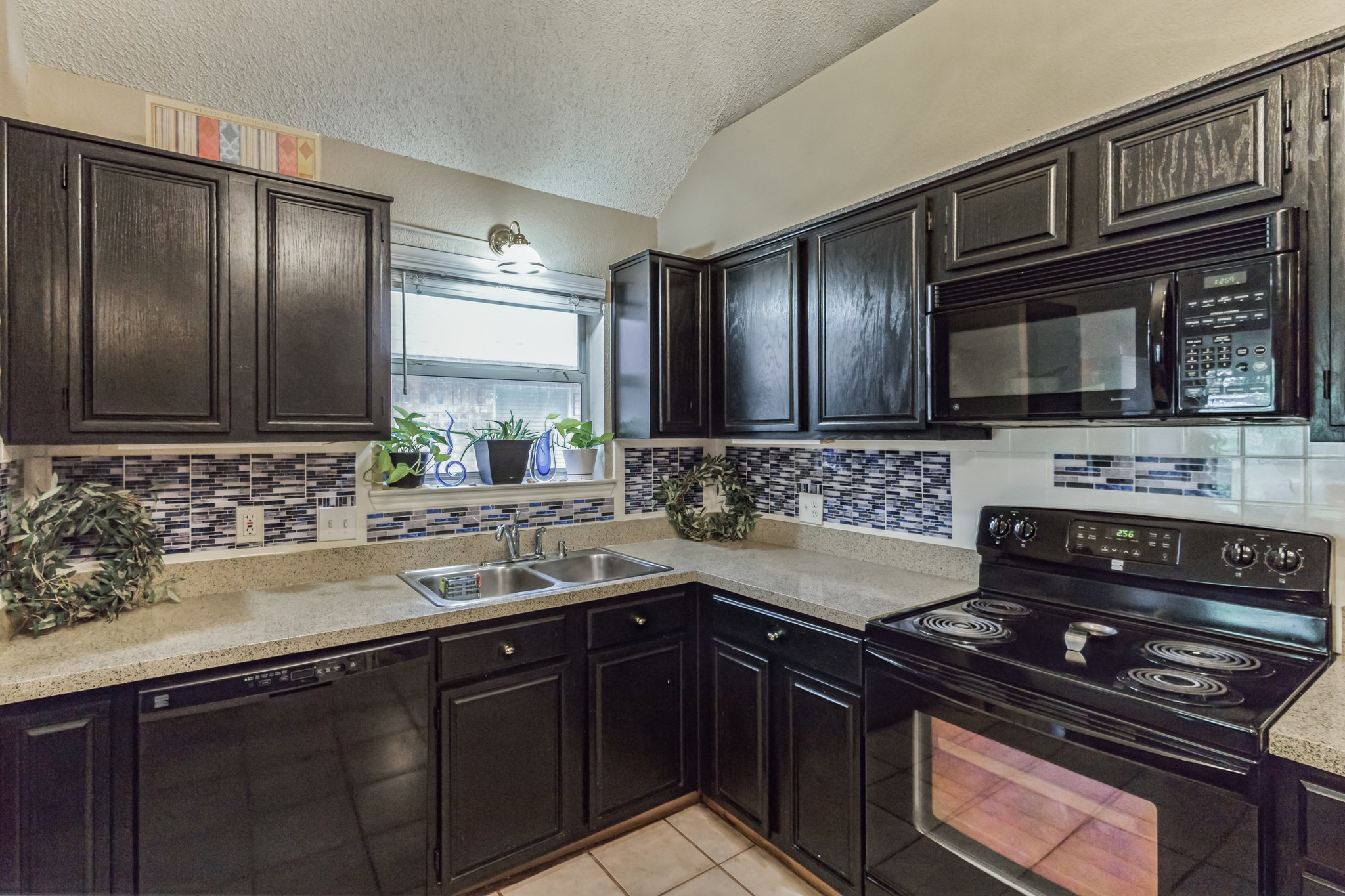 8729 Sabinas Trail