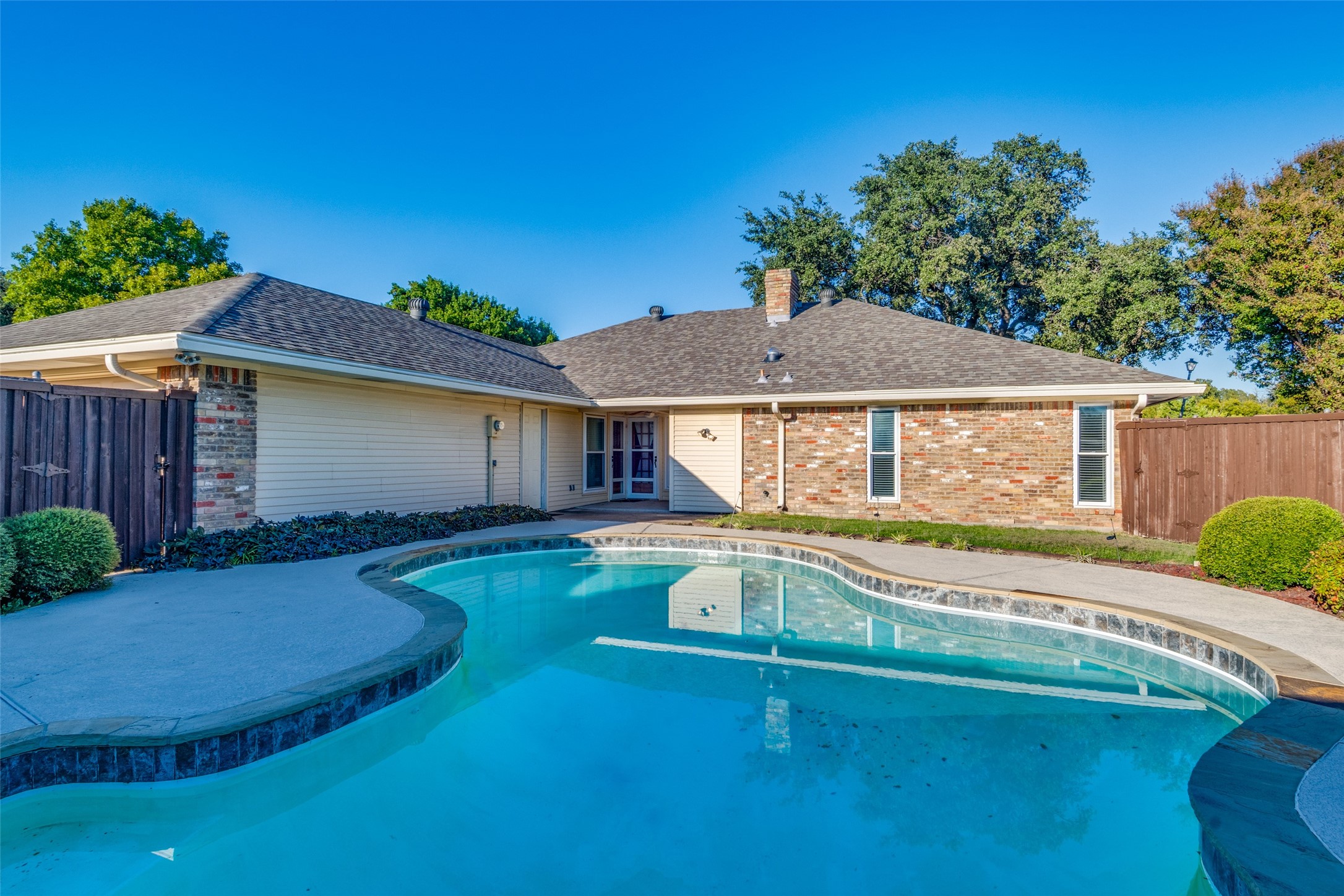 2413 Parkside Drive