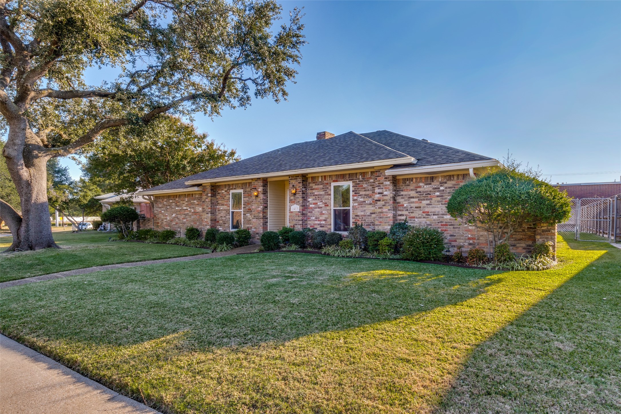 2413 Parkside Drive